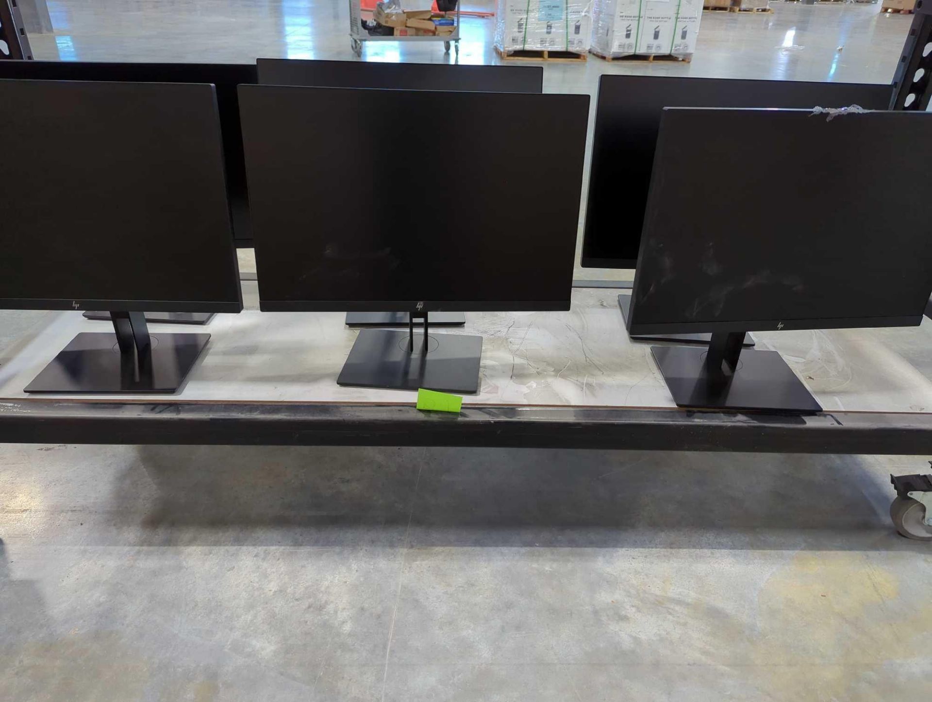 6 HP Z24 Monitors on stands