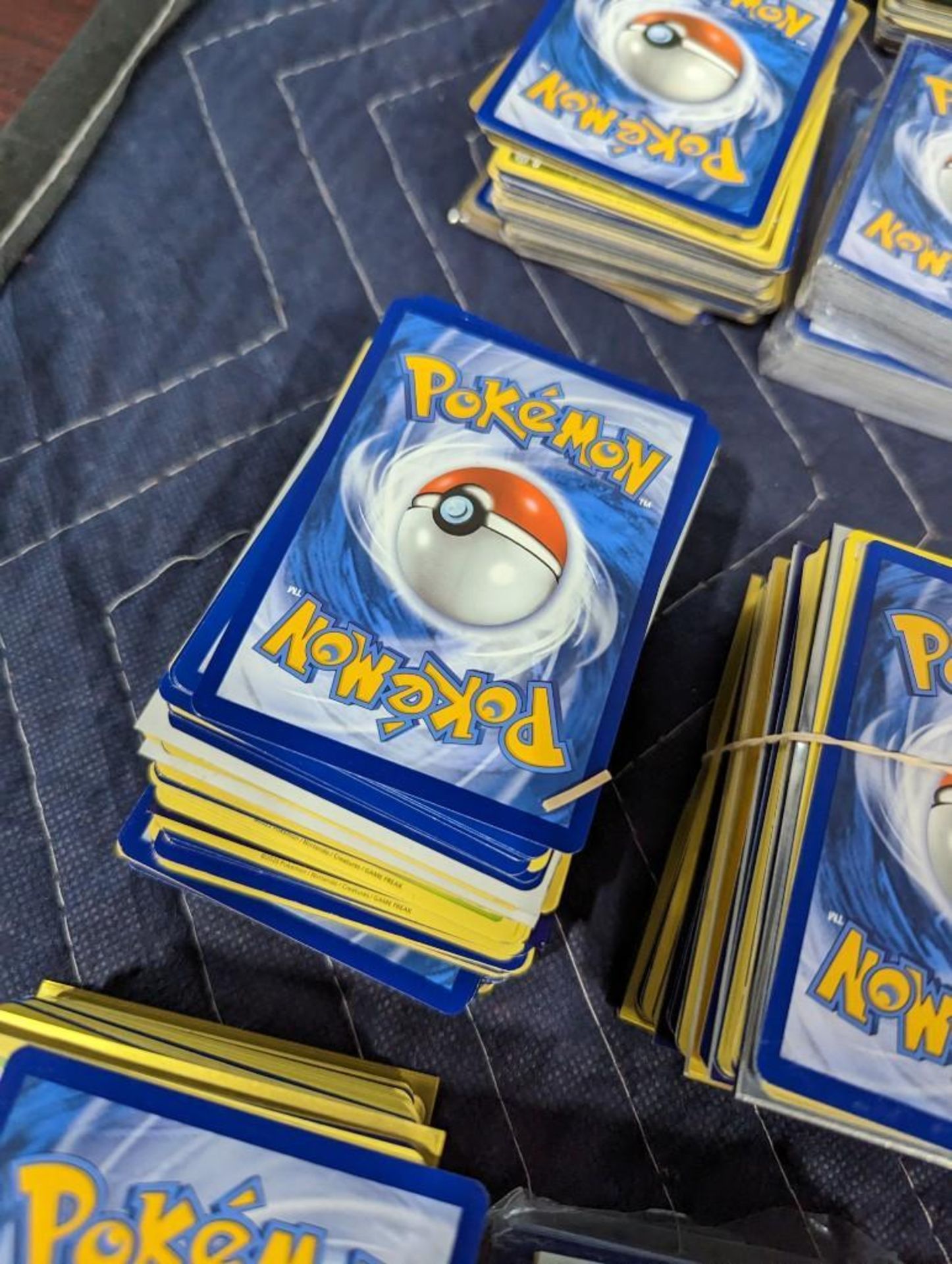 Bulk Pokemon Cards 33 lbs - Bild 6 aus 6