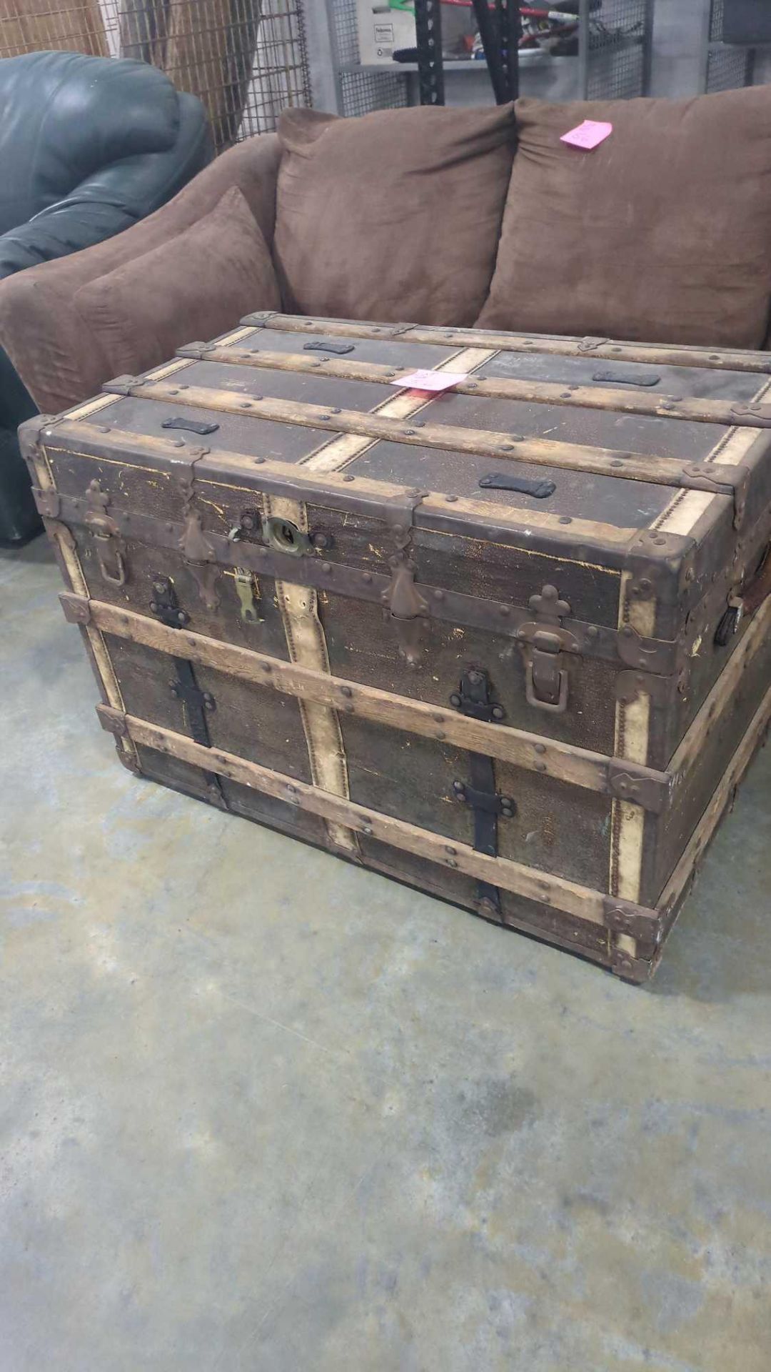 brown couch and treasure chest - Image 3 of 3