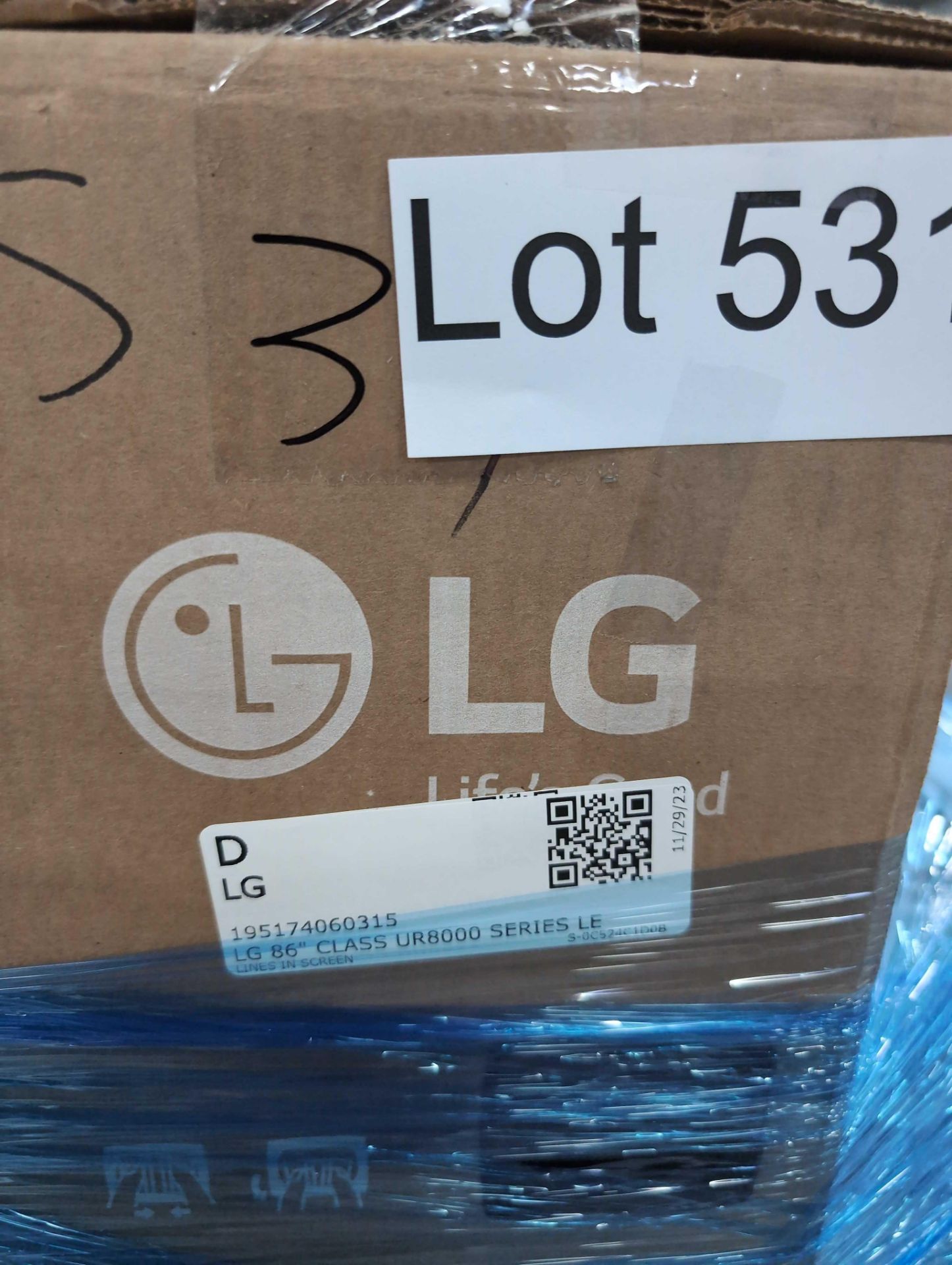 pallet of TVs degrade means working but cosmetic damage to LG 86 in 65-in 32 inch and Samsung 55-in - Image 5 of 10