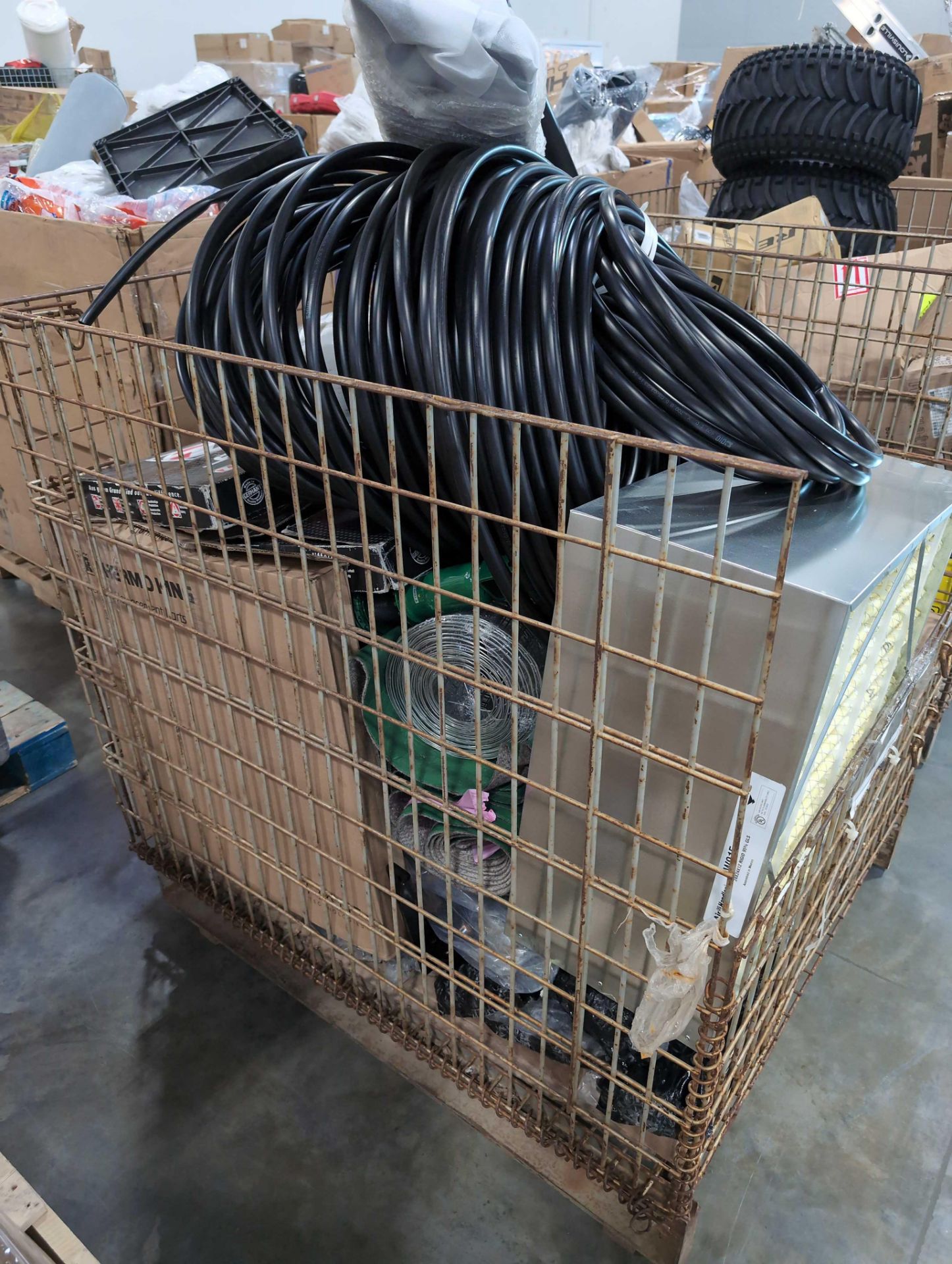 Wire bin- Large filter, Hose, Fencing, car parts and more - Image 4 of 17
