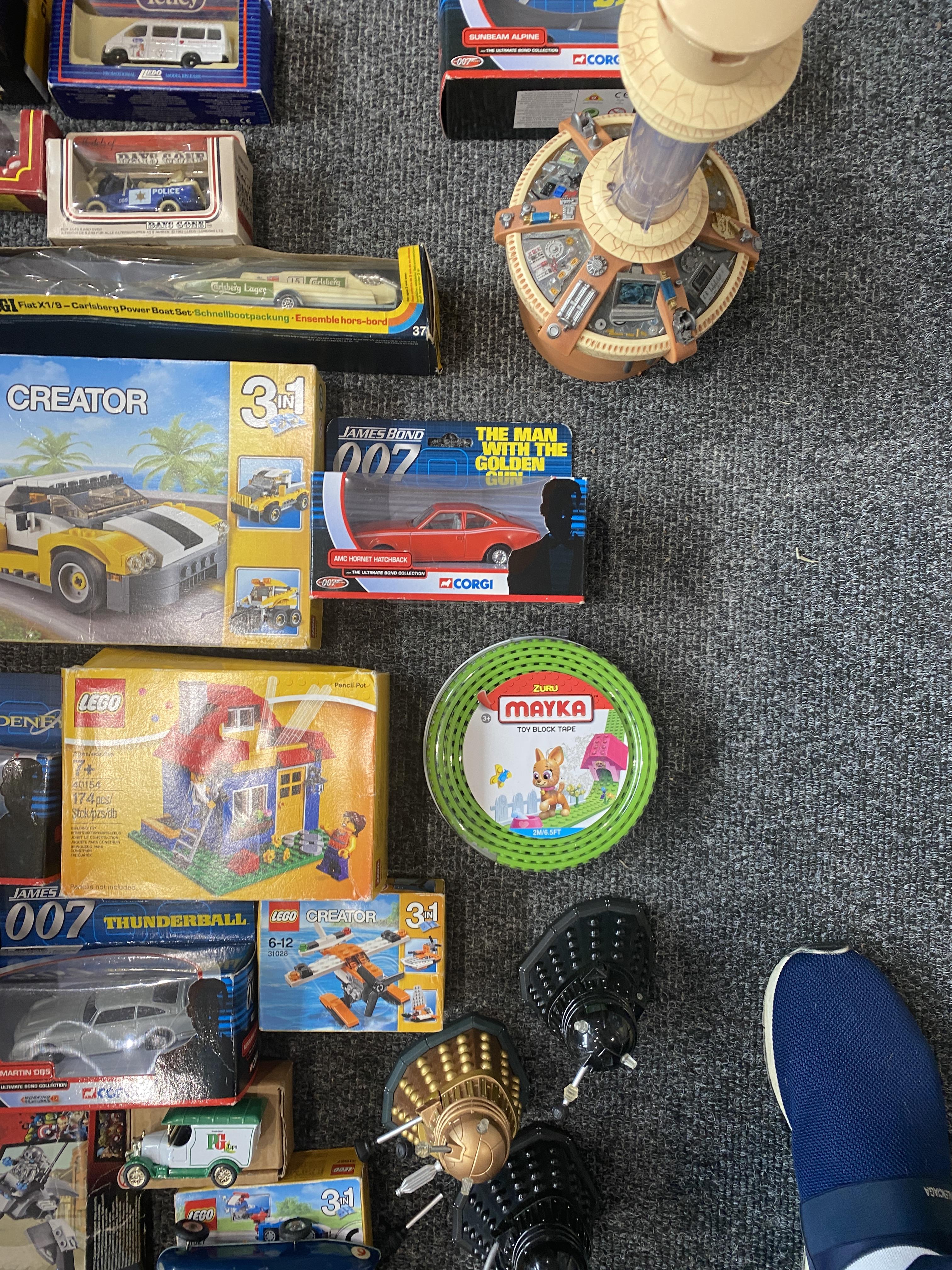 Collection of Vintage Toy Vehicles along with a ca - Image 11 of 28