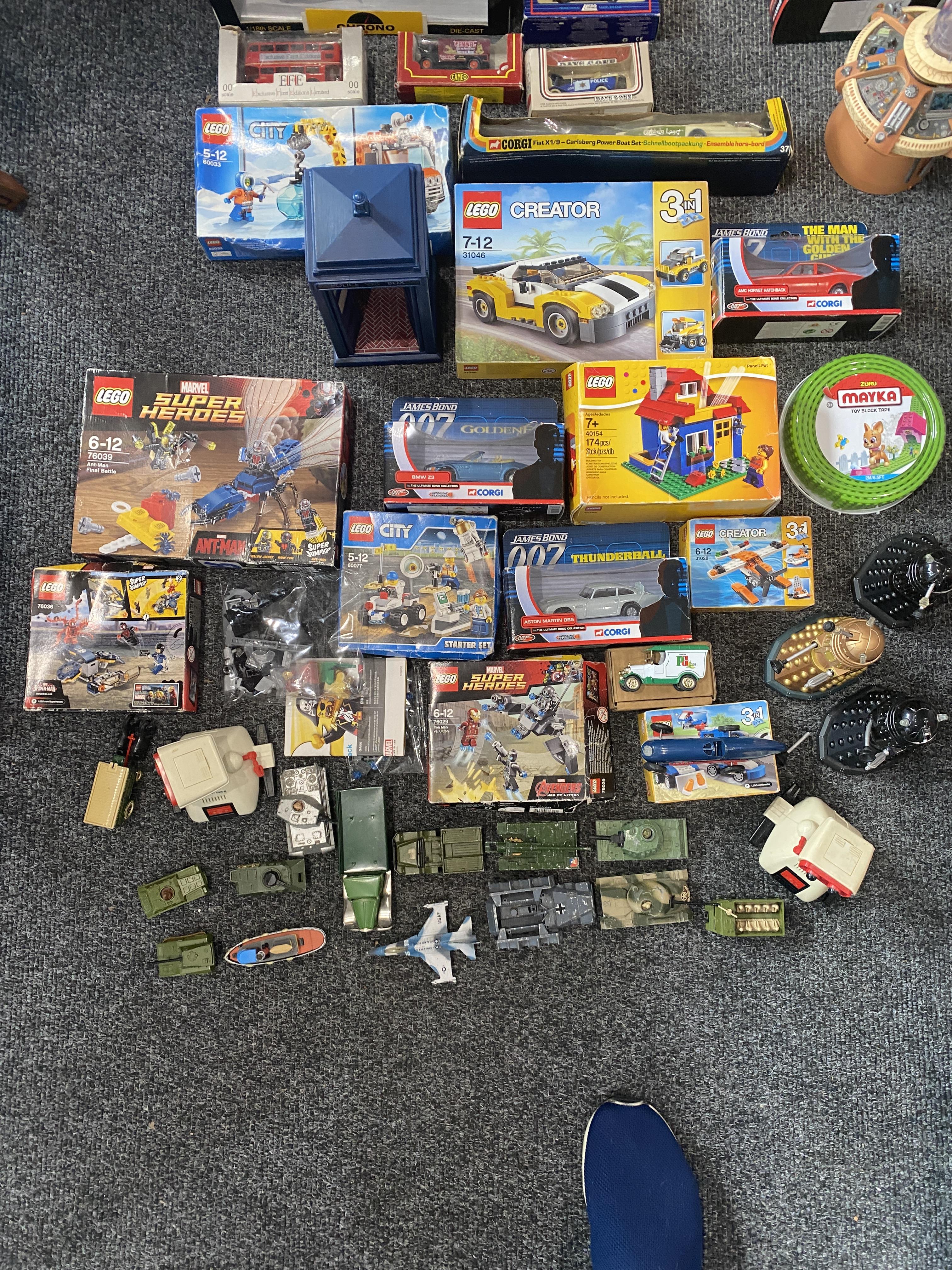 Collection of Vintage Toy Vehicles along with a ca - Image 26 of 28