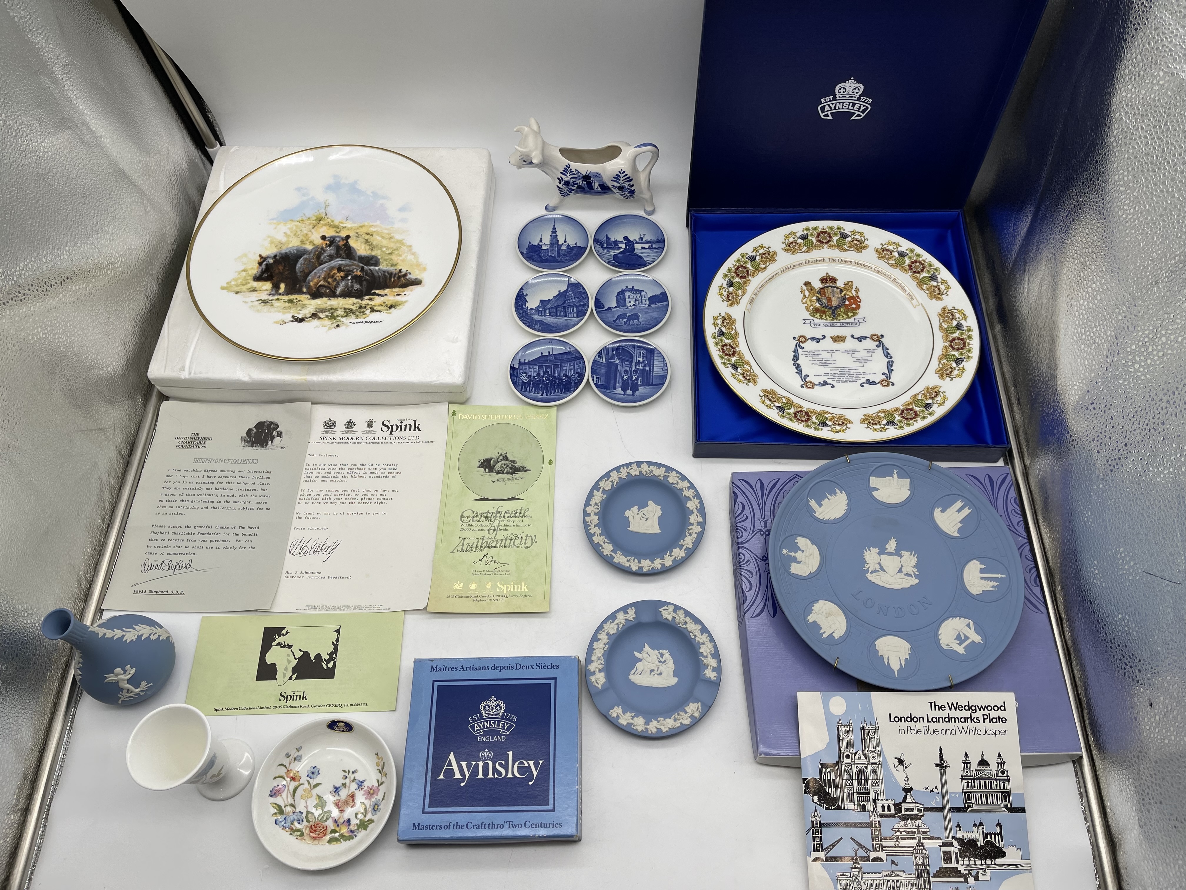 Assorted Lot to include Delft, Wedgewood, Royal Co - Image 15 of 15