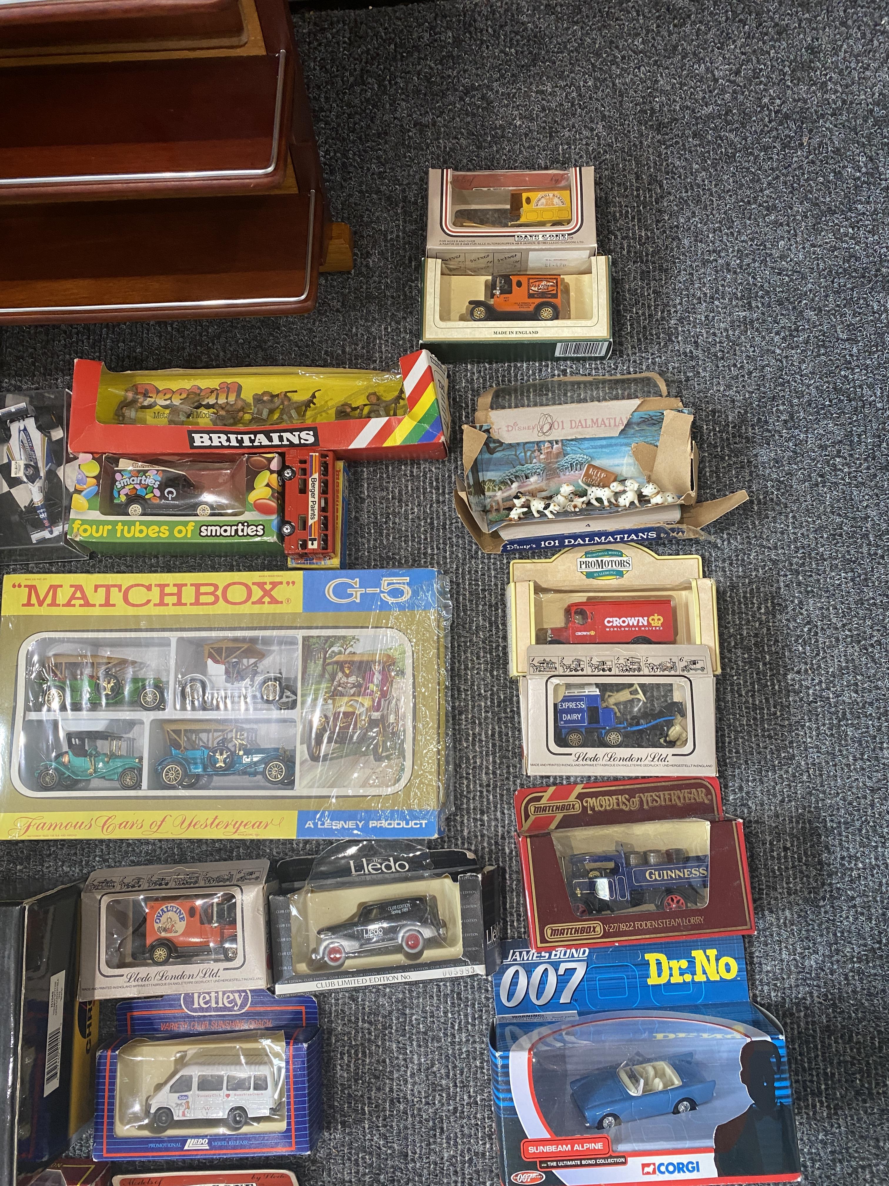 Collection of Vintage Toy Vehicles along with a ca - Image 4 of 28