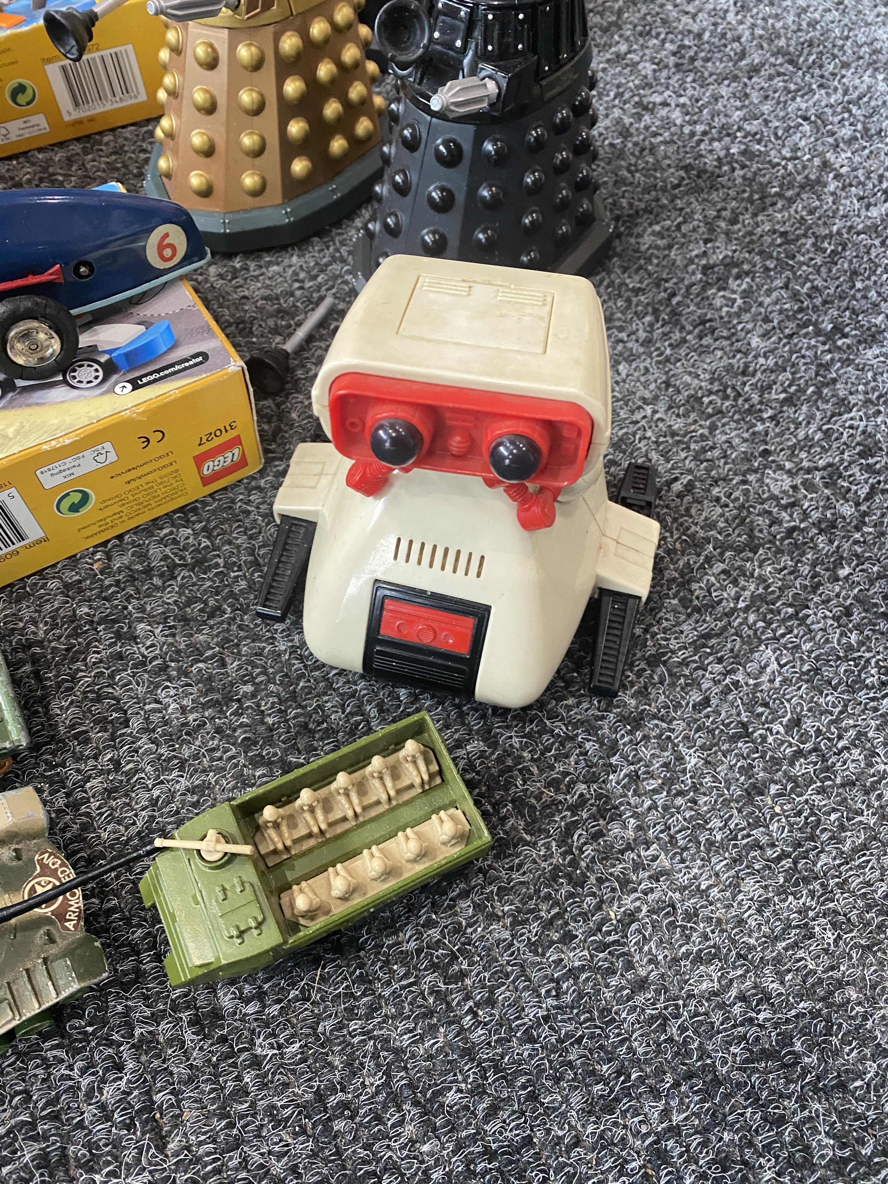 Collection of Vintage Toy Vehicles along with a ca - Image 17 of 28