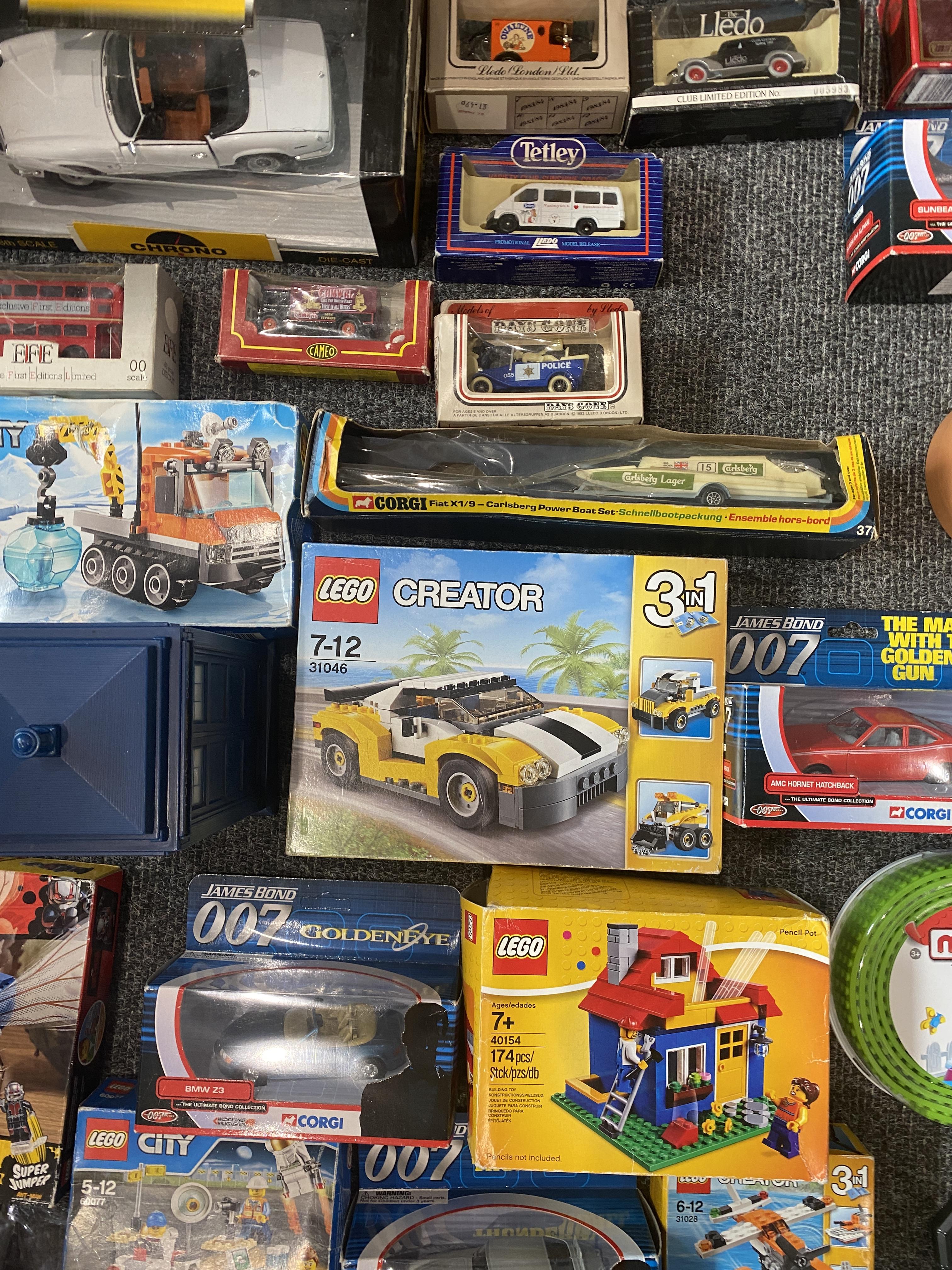 Collection of Vintage Toy Vehicles along with a ca - Image 9 of 28