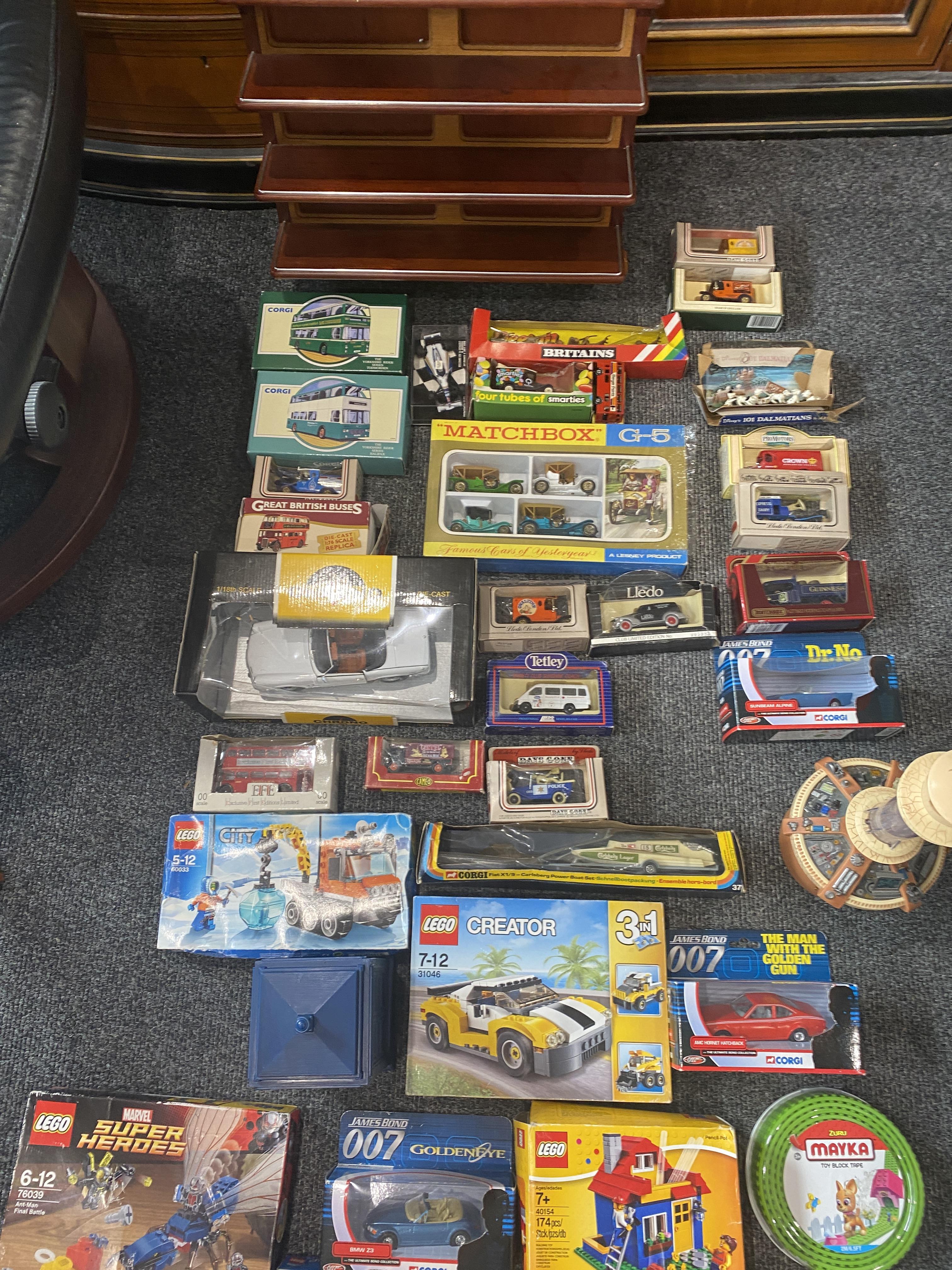 Collection of Vintage Toy Vehicles along with a ca - Image 28 of 28