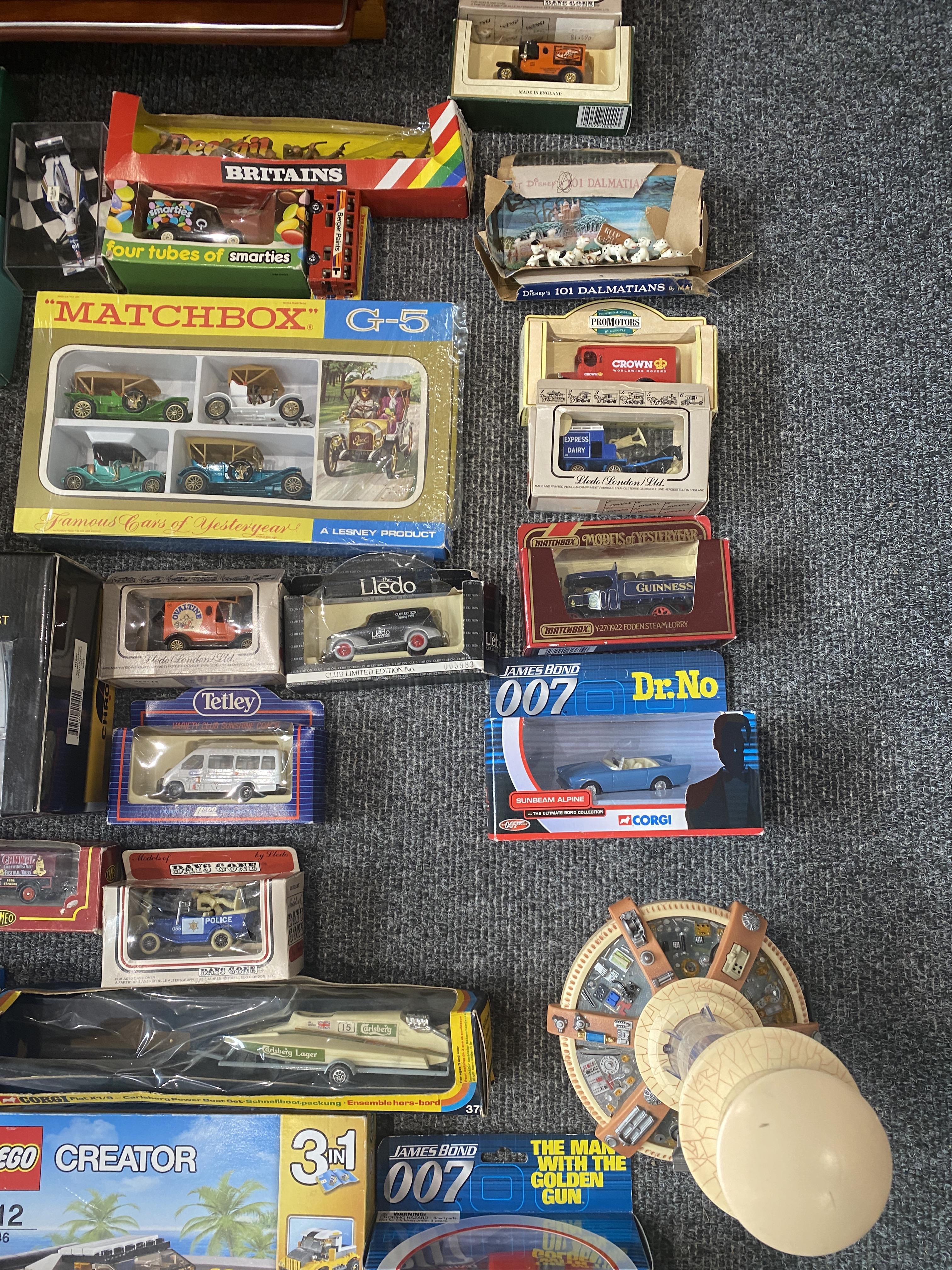 Collection of Vintage Toy Vehicles along with a ca - Image 5 of 28