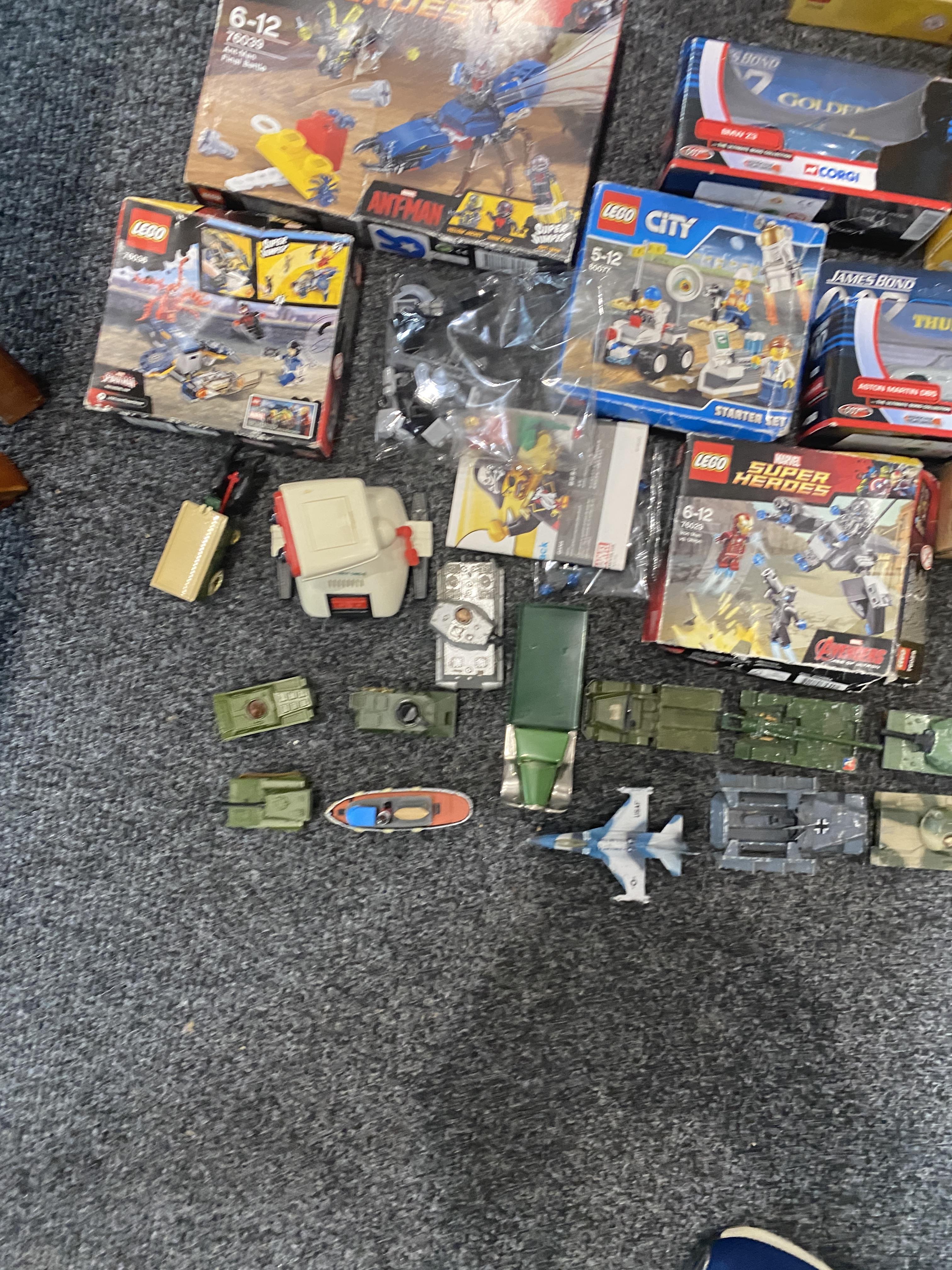 Collection of Vintage Toy Vehicles along with a ca - Image 15 of 28