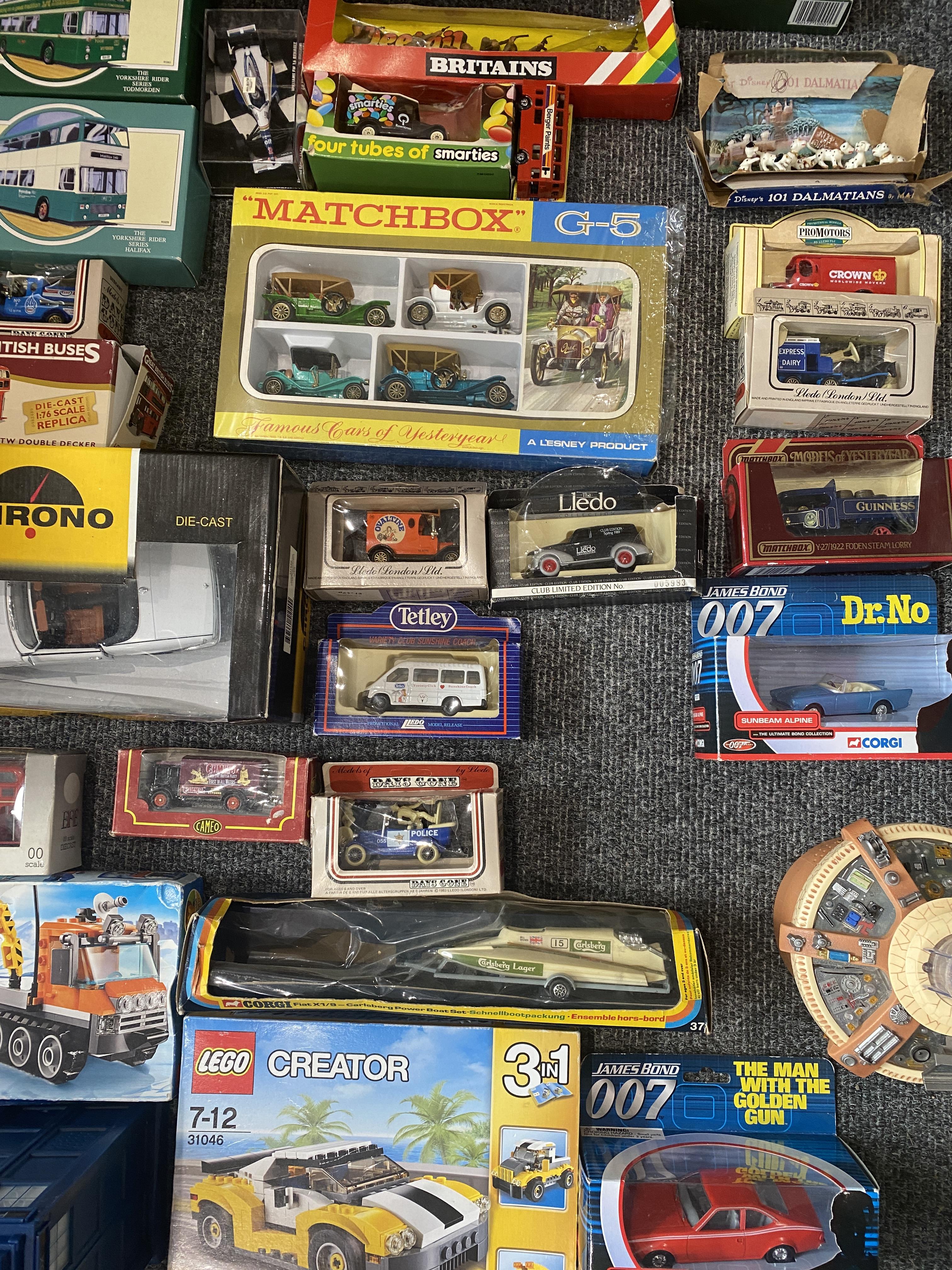 Collection of Vintage Toy Vehicles along with a ca - Image 6 of 28