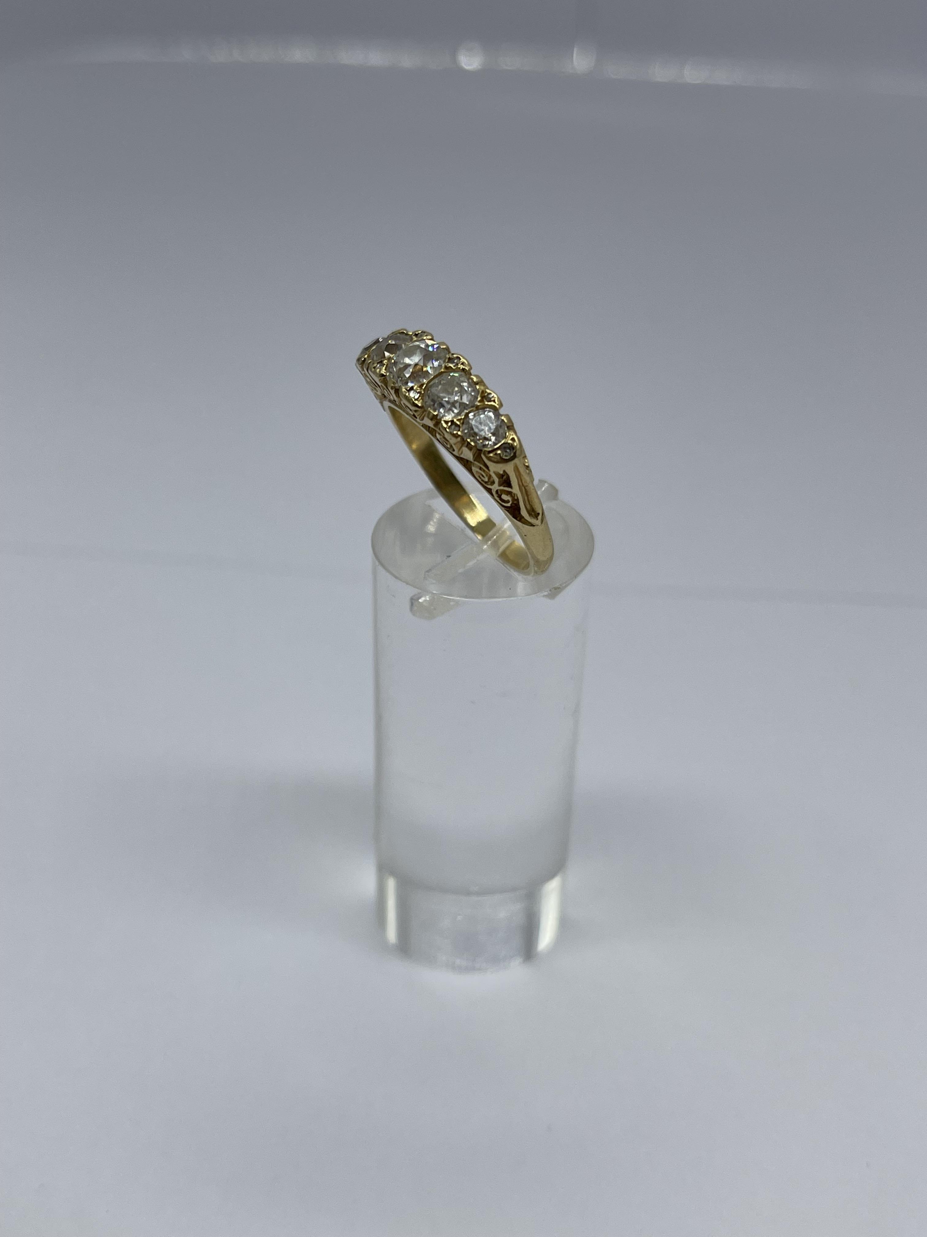18ct Yellow Gold Five Stone Diamond Ring. - Image 3 of 11