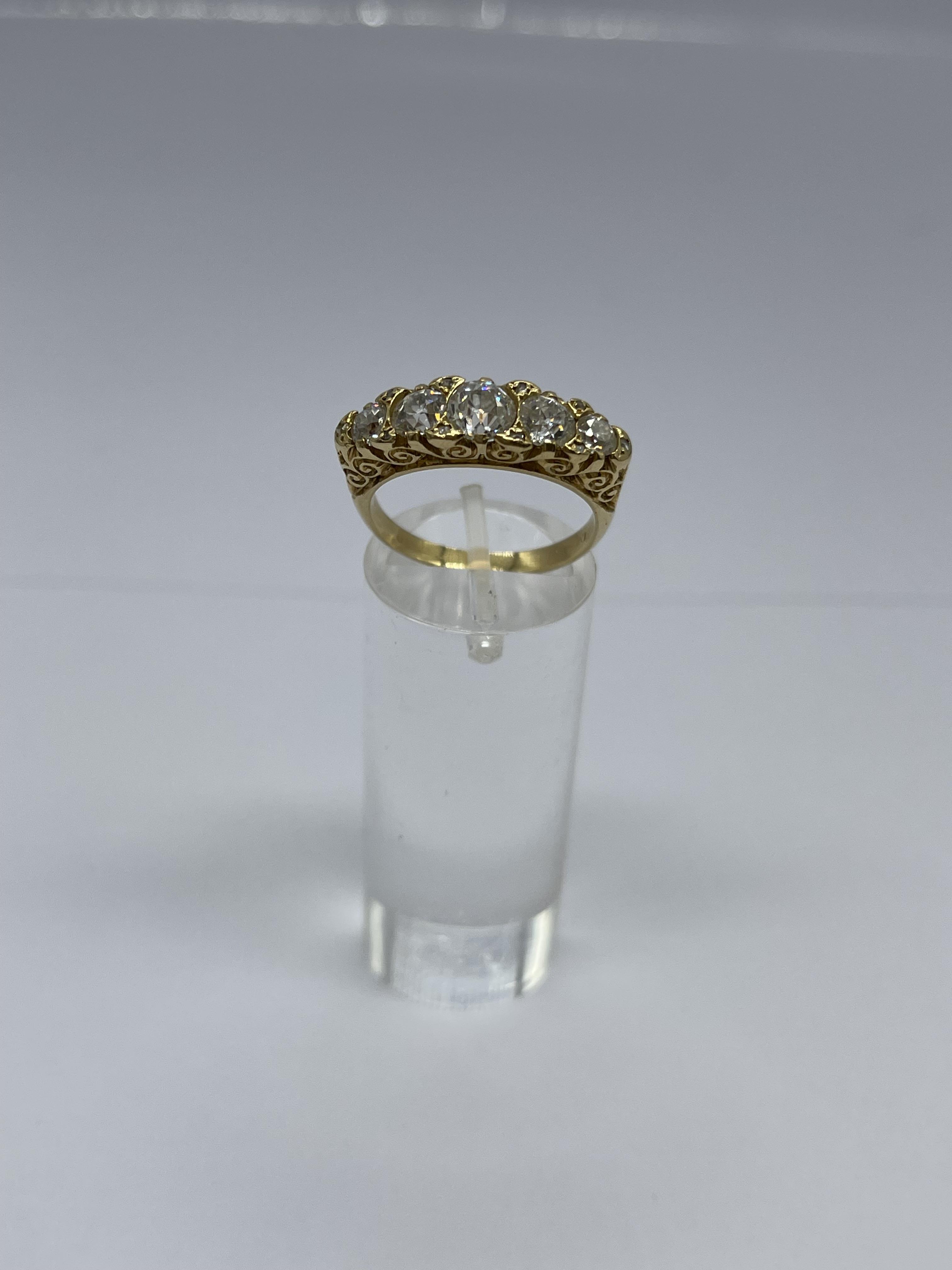 18ct Yellow Gold Five Stone Diamond Ring. - Image 8 of 11