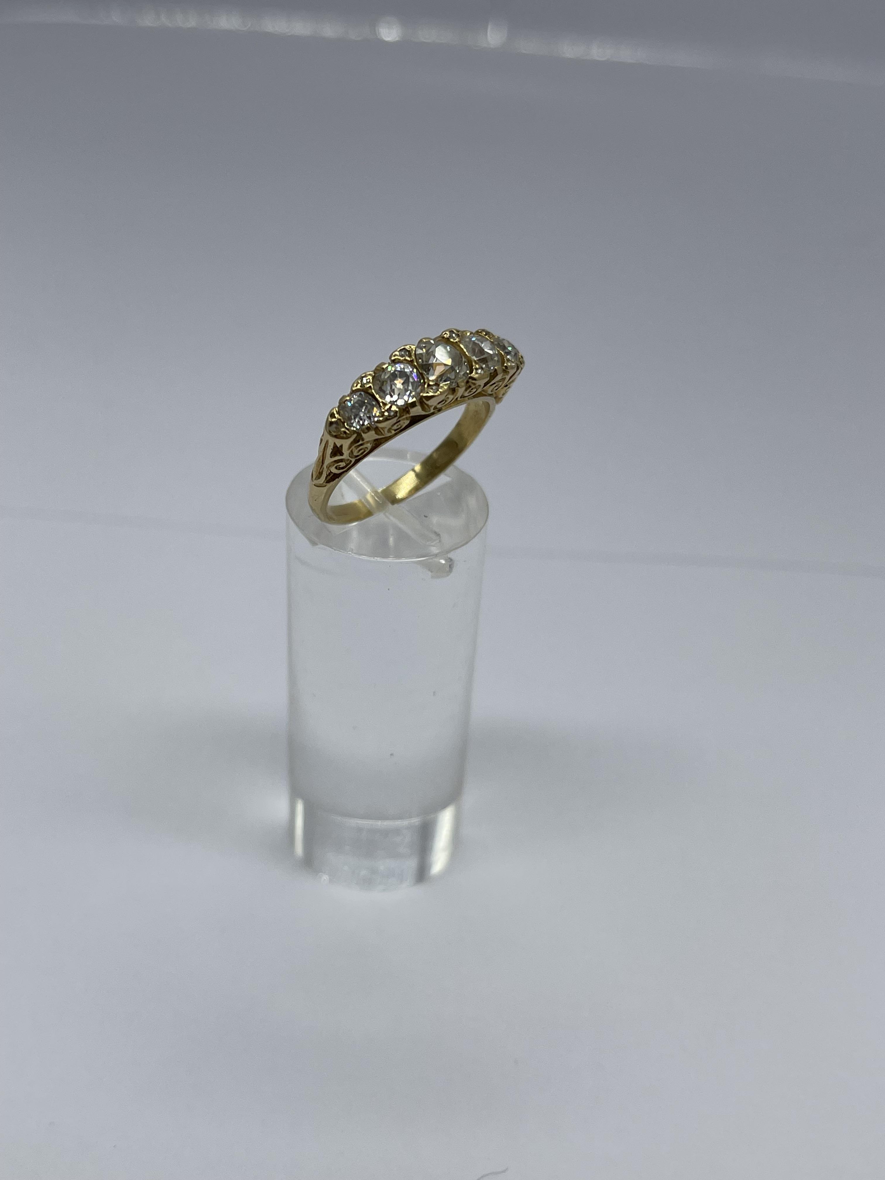 18ct Yellow Gold Five Stone Diamond Ring. - Image 7 of 11