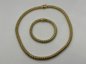 18ct Yellow Gold Fope Necklace and Bracelet.