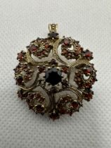 9ct Yellow Gold Garnet Pendant Brooch.