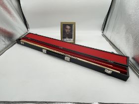 Ronnie O'Sullivan Signed Titan Snooker Cue and Sig