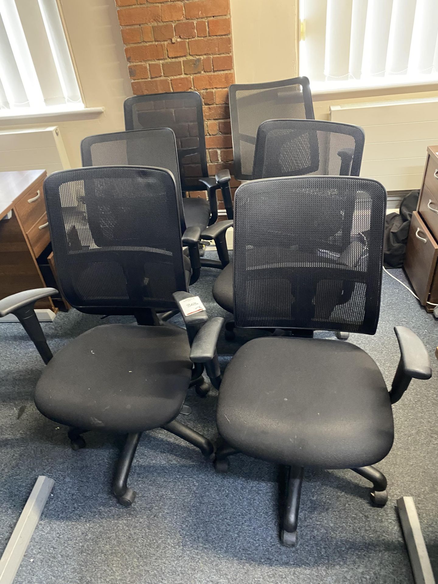 6 Black mesh back office chairs