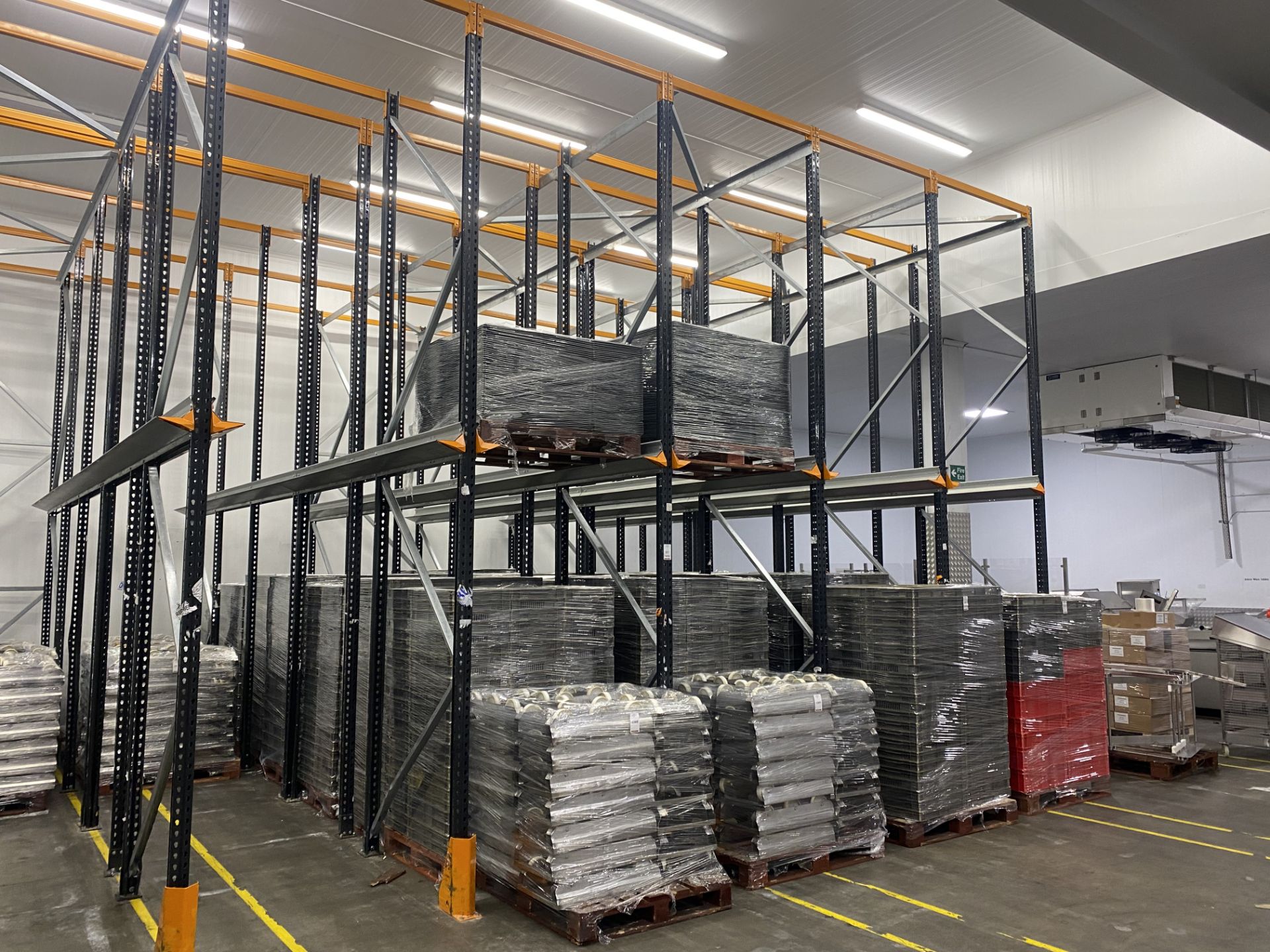 8 Bays of drive in heavy duty racking, 5m tall and - Image 2 of 6