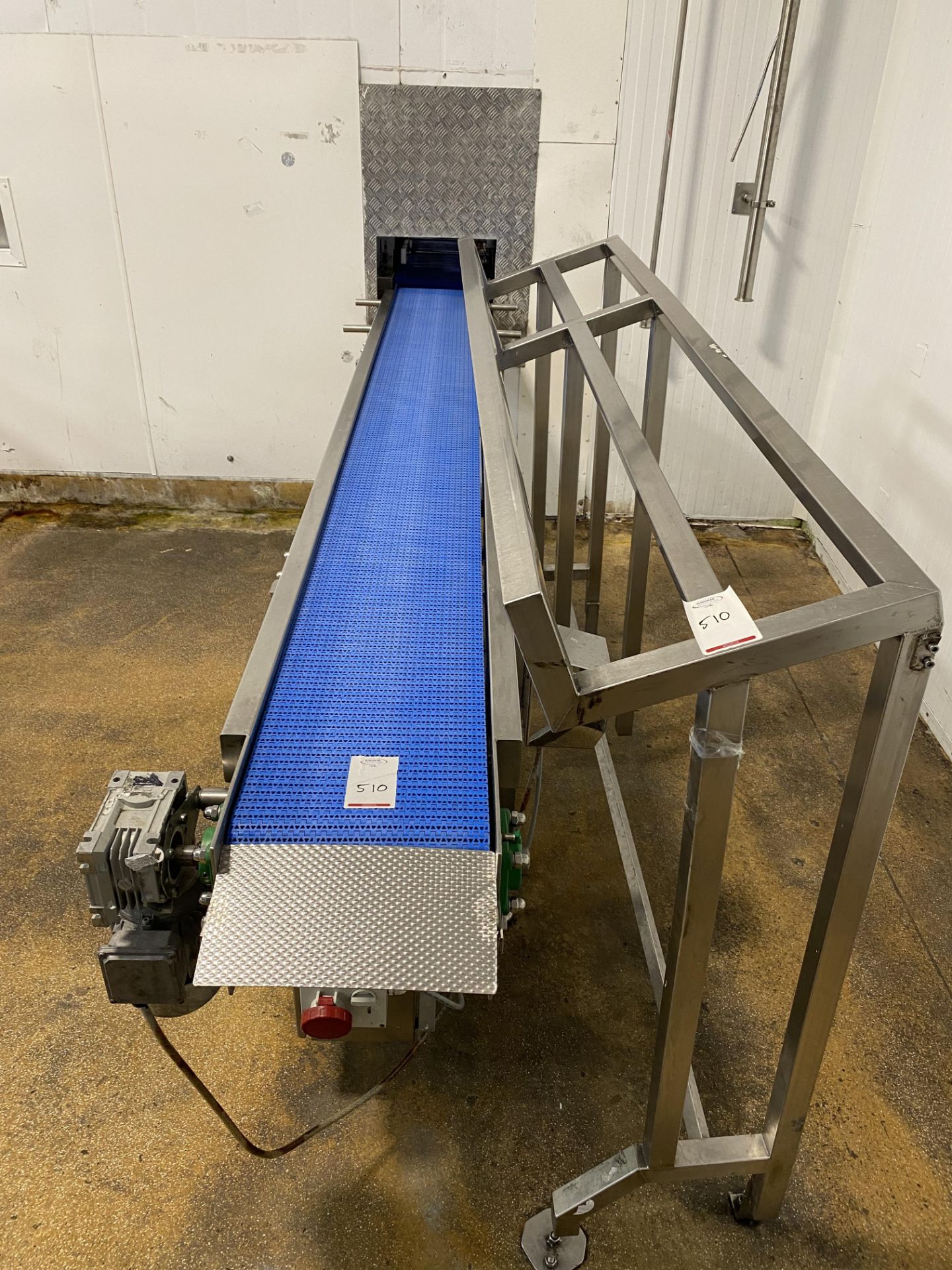 Motorised 3m conveyer with stainless steel tray ra