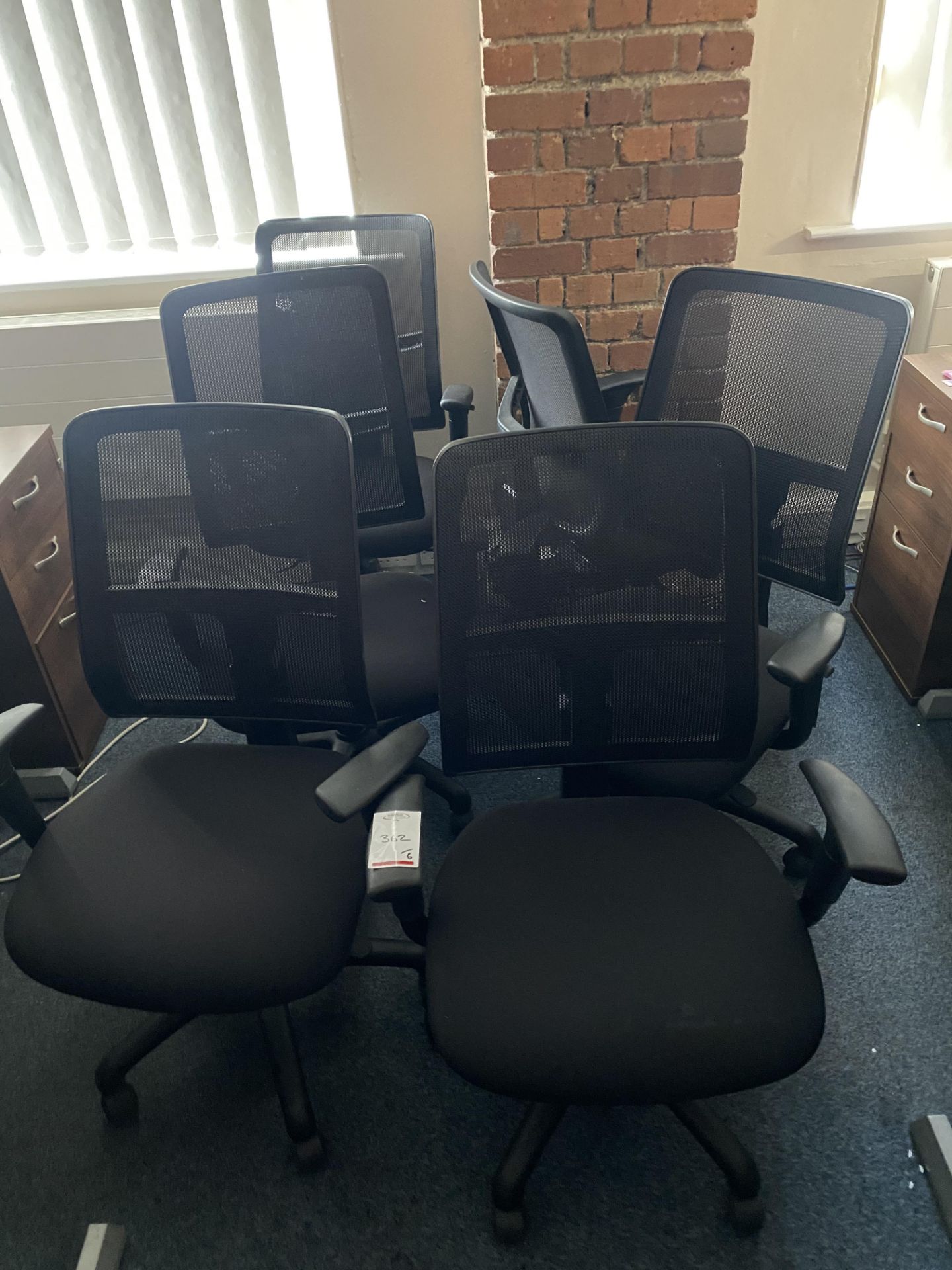 6 Black mesh back office chairs
