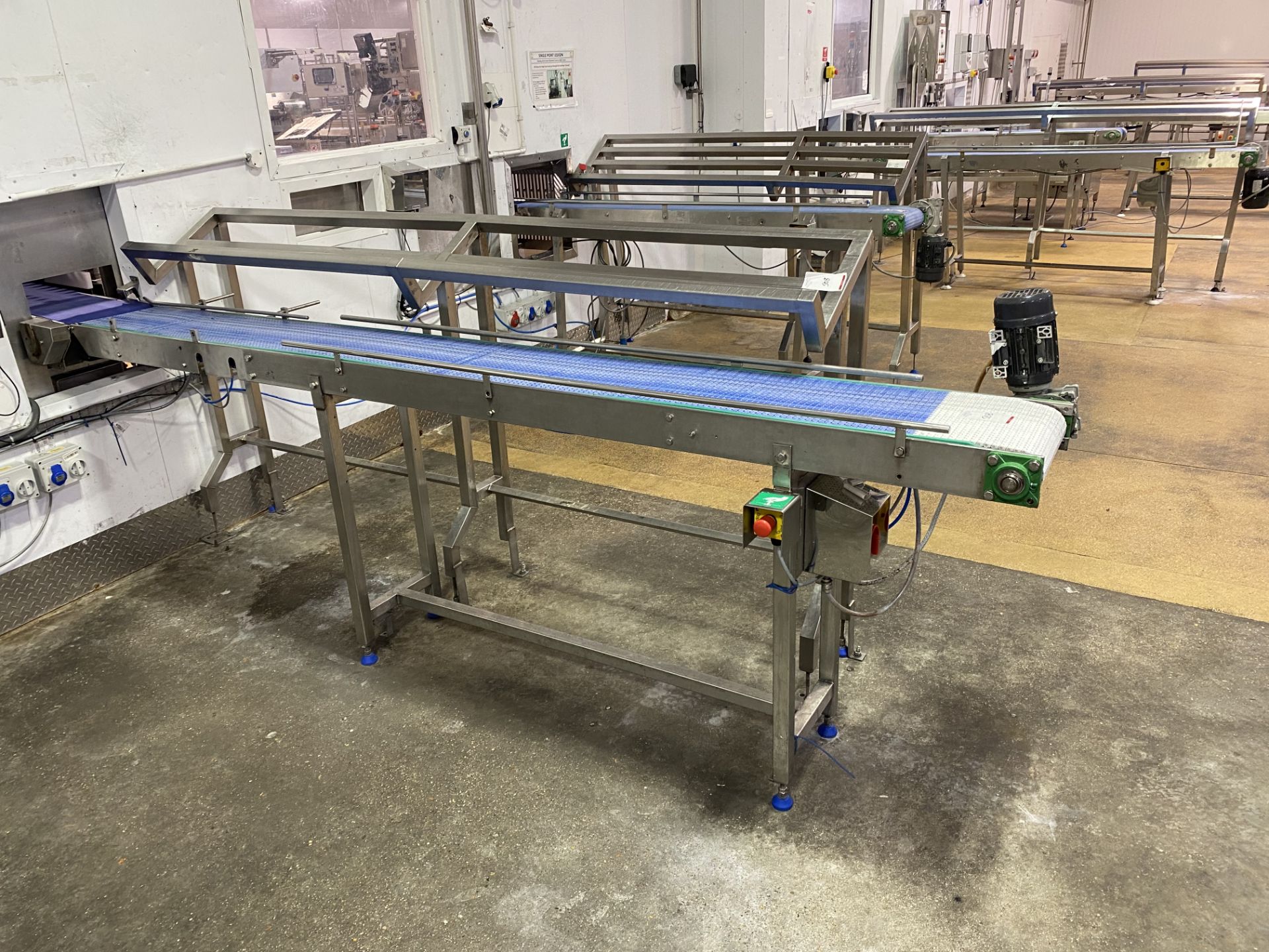 Motorised 3m conveyer with stainless steel tray ra