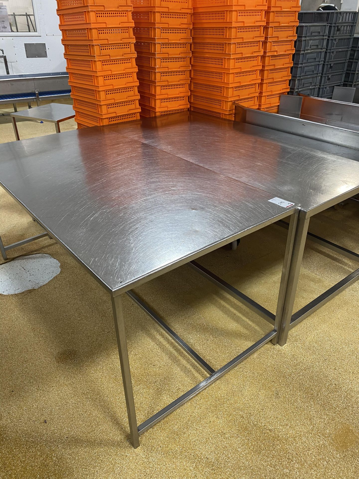 2 Stainless steel preparation tables , length 190c