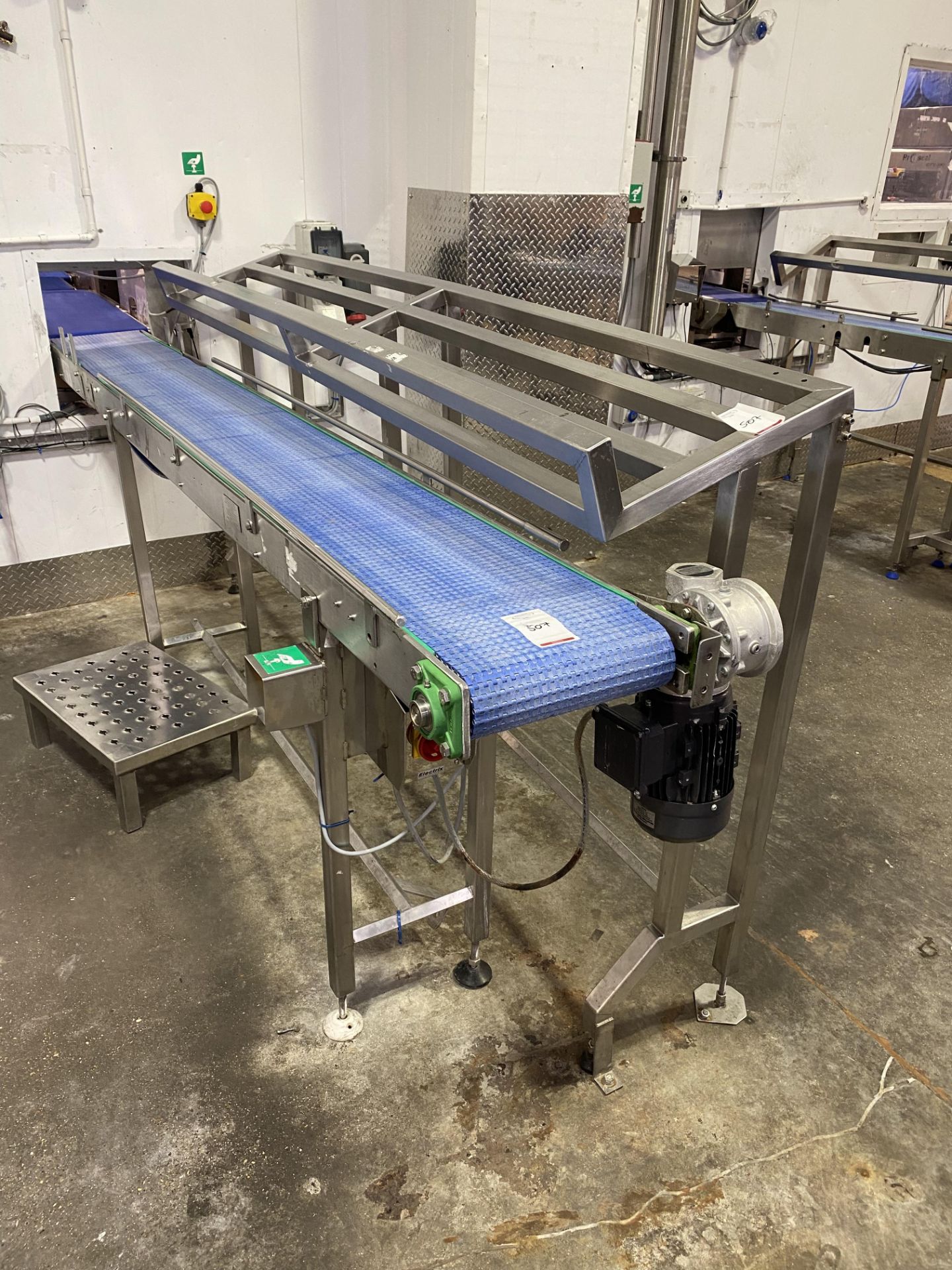 Motorised 3m conveyer with stainless steel tray ra - Image 2 of 2