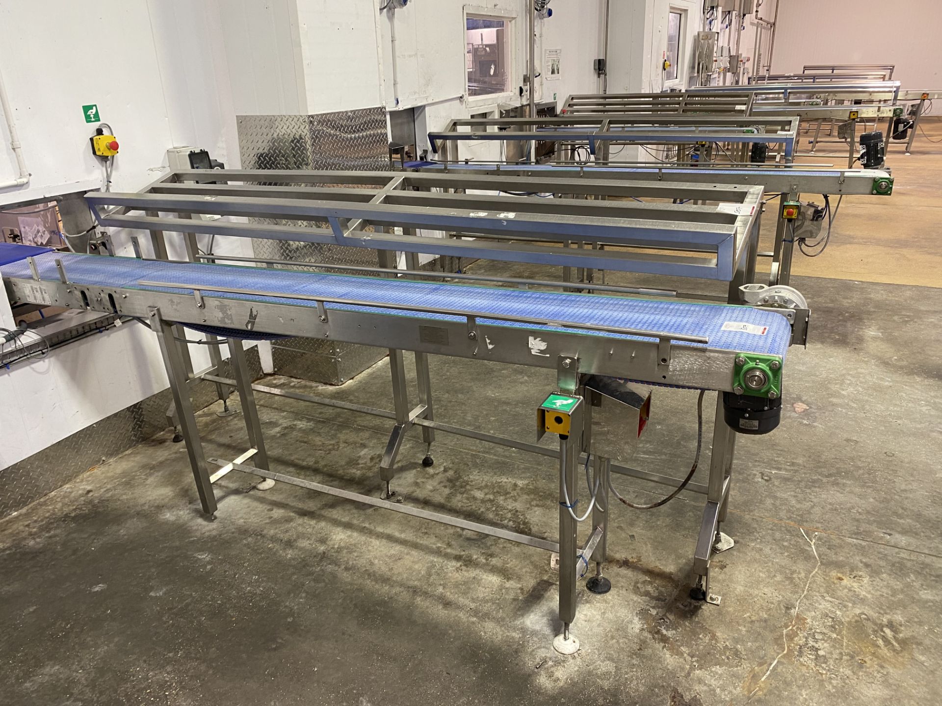 Motorised 3m conveyer with stainless steel tray ra