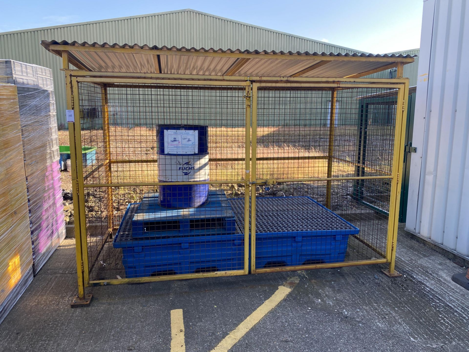 storage cage complete with large drip tray