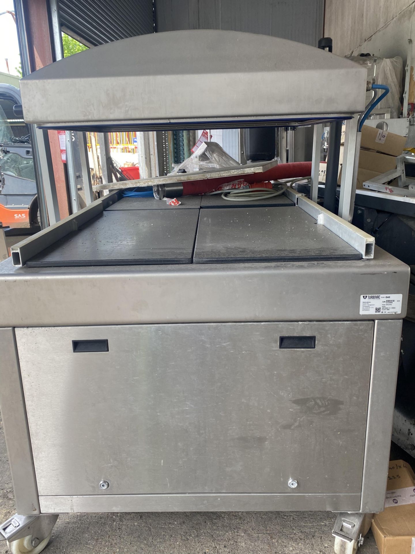 Turbovac vacuum packing machine , Model D40 , sn 20160958 , DOM 2016 (located in roller shutters) - Image 2 of 4
