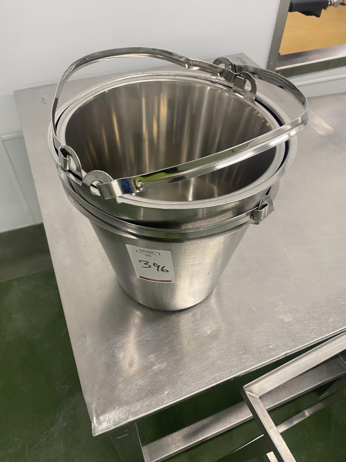 Stainless steel preparation bench , stainless steel preparation table , 3 stainless steel buckets - Image 2 of 3