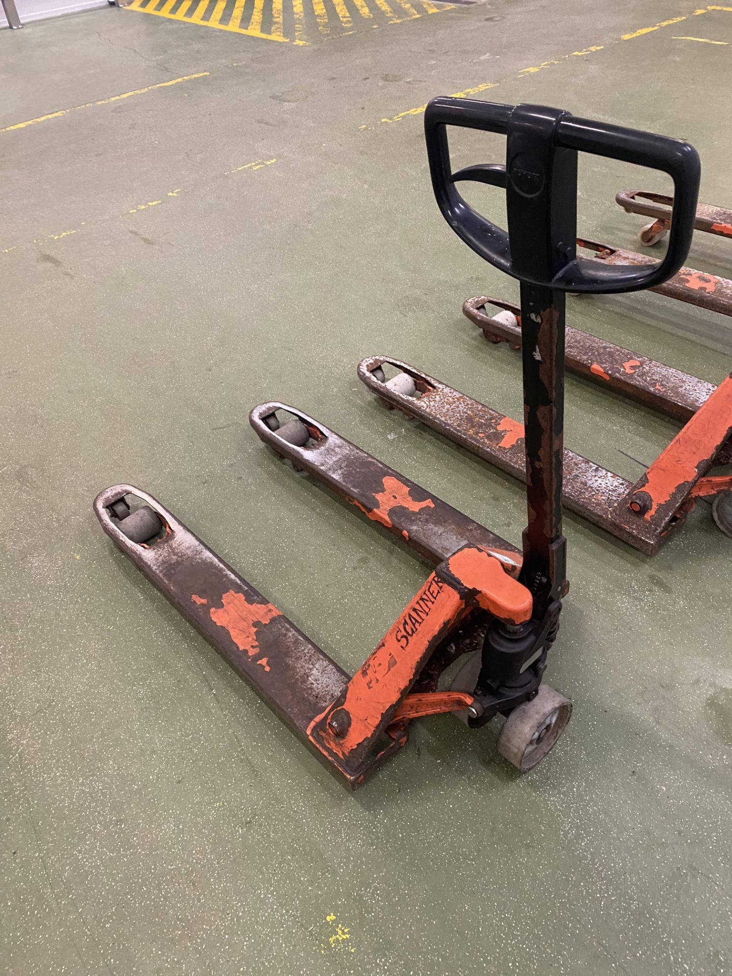 B.T lifter wide pallet truck