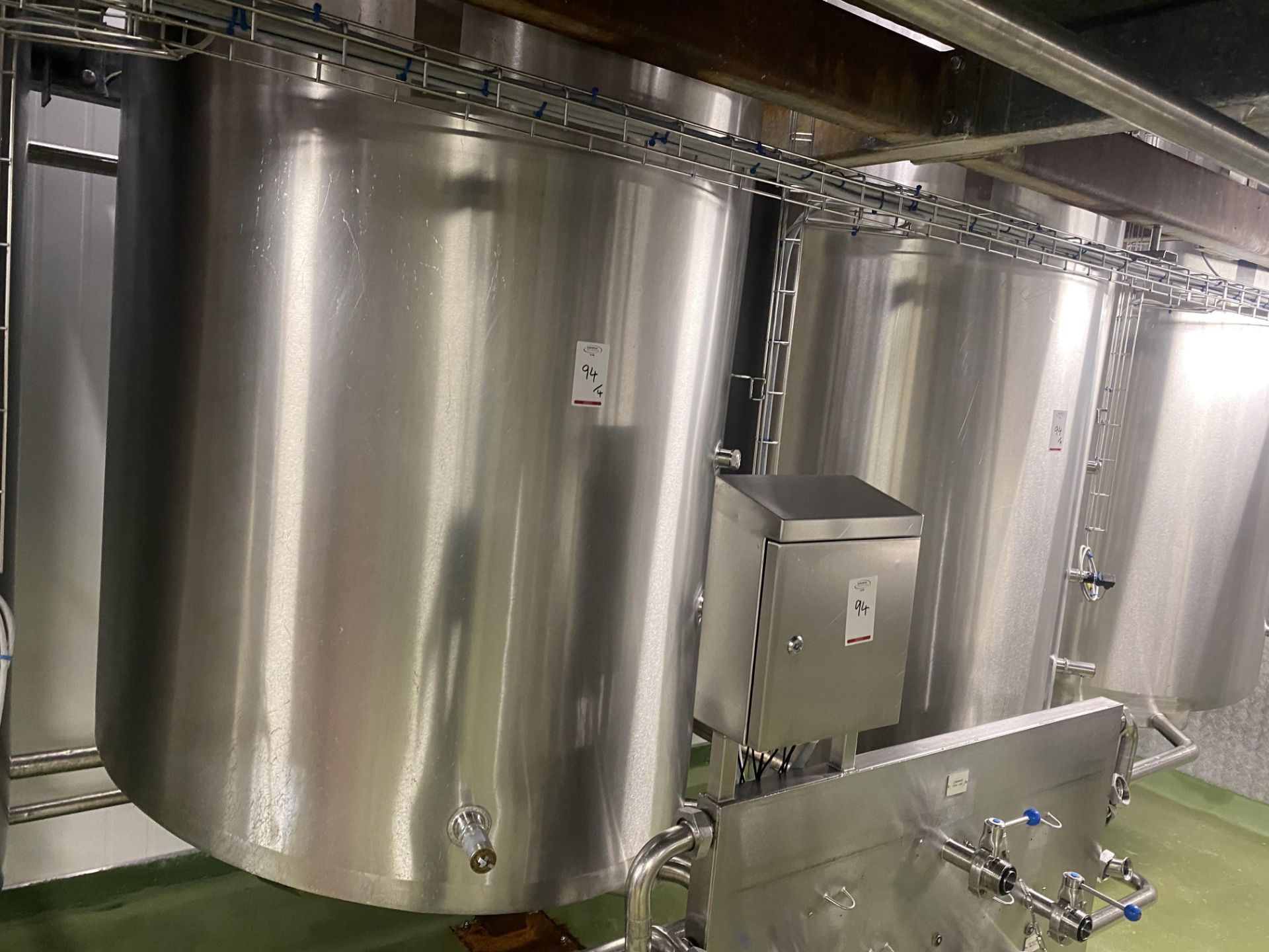 6 2500L stainless steel vertical mixing tanks with purpose built stainless steel dispensing boards 4 - Image 17 of 20