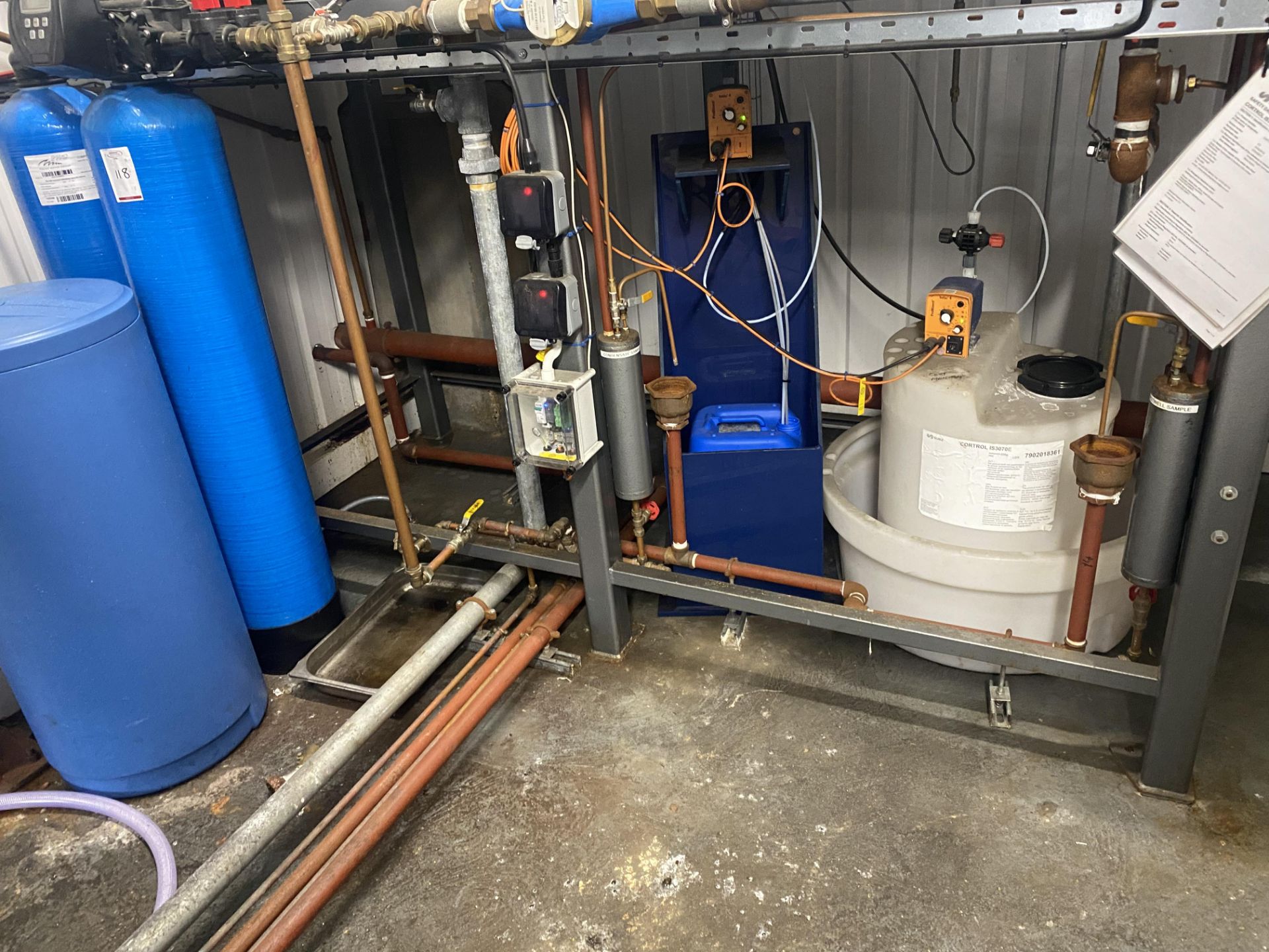 Bayworth Yorkshireman boiler and hot water tank complete with PWA water softening system , sn - Image 4 of 8