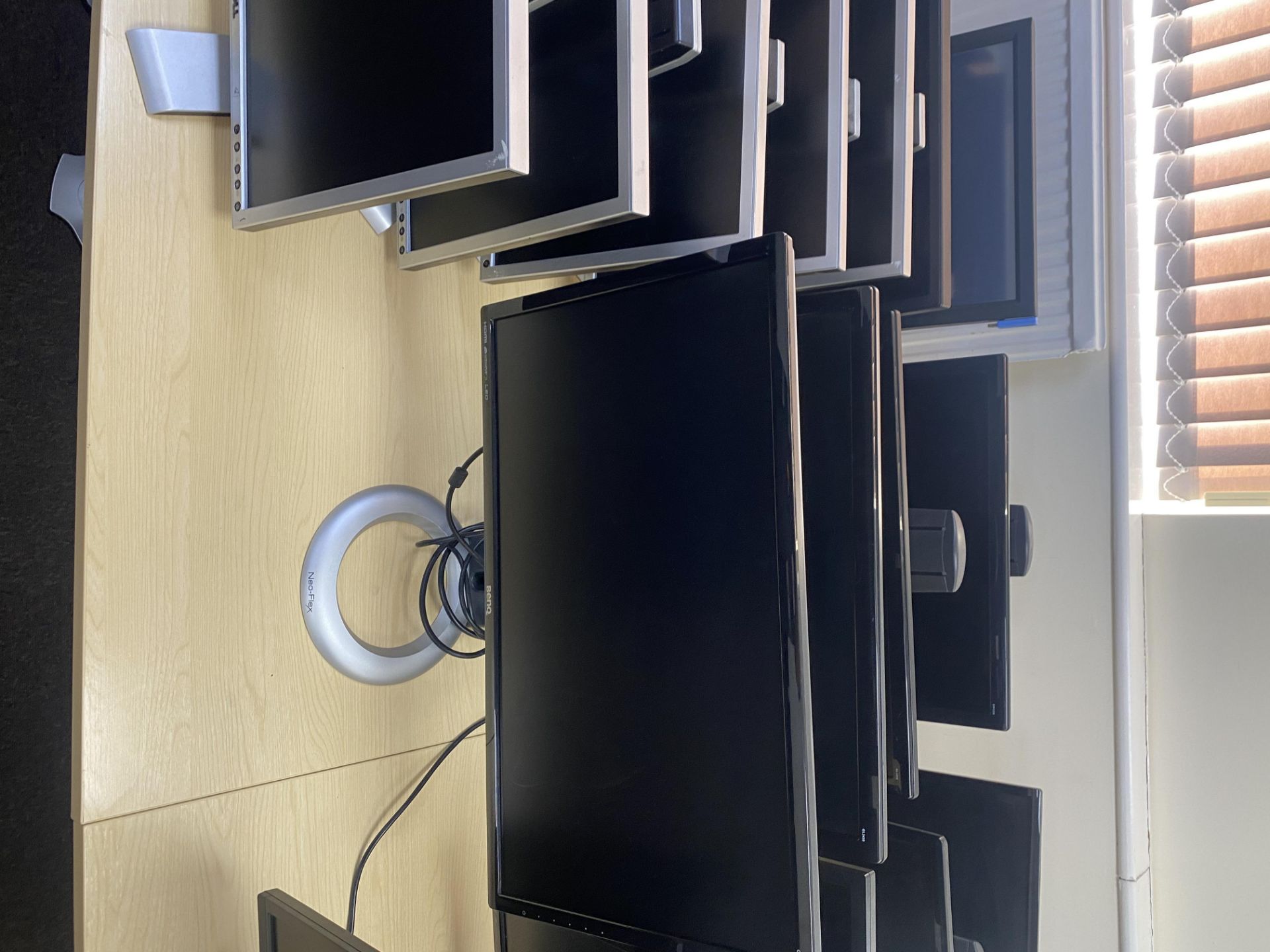 26 various flat screen monitors - Image 3 of 3