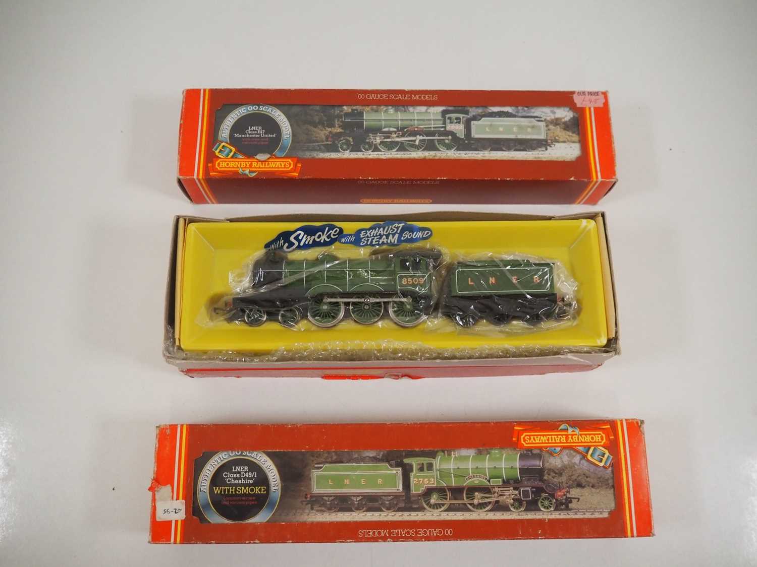 A group of HORNBY OO gauge LNER steam locomotives comprising R053 class B17 'Manchester United',