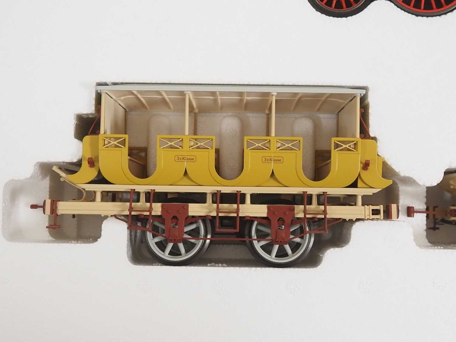 A MARKLIN Gauge 1 55175 Bavarian outline 'Der Adler' train pack comprising locomotive and three - Image 5 of 7