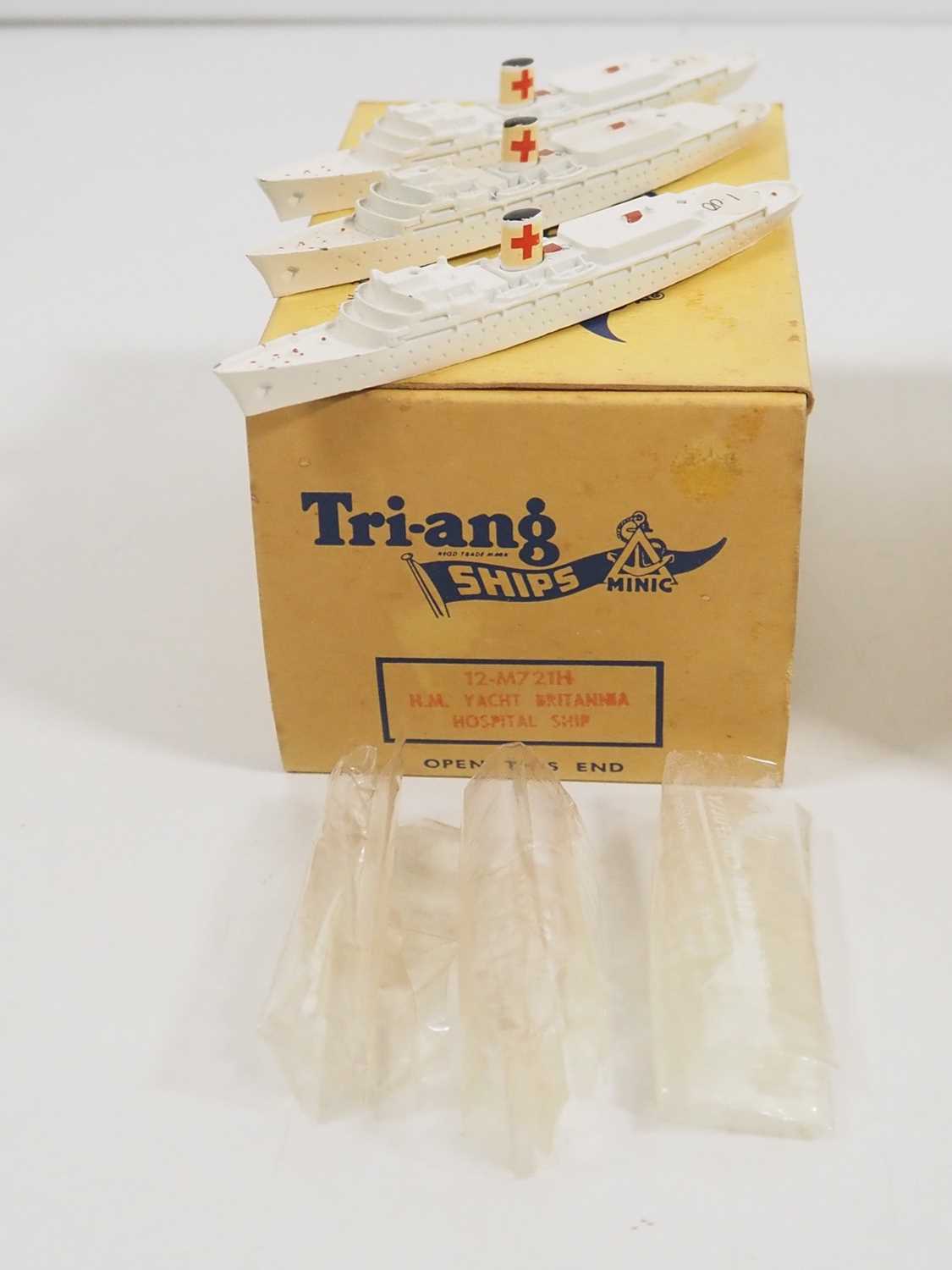 A group of vintage TRI-ANG MINIC ships trade boxes comprising (with quantity of contents in - Image 2 of 4