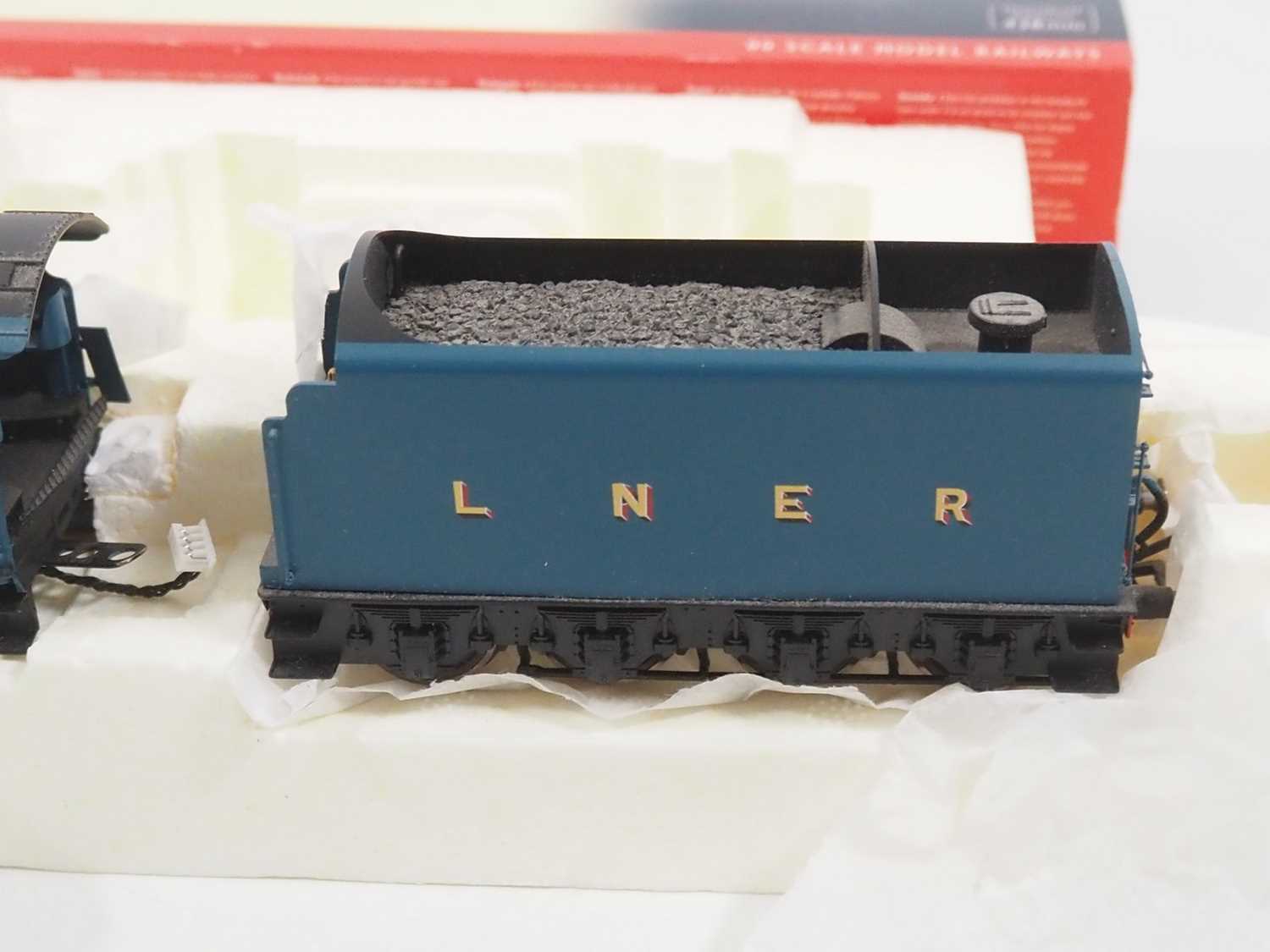 A HORNBY OO gauge R2805XS class A4 steam locomotive in LNER blue 'Herring Gull' (DCC sound fitted) - - Image 5 of 7