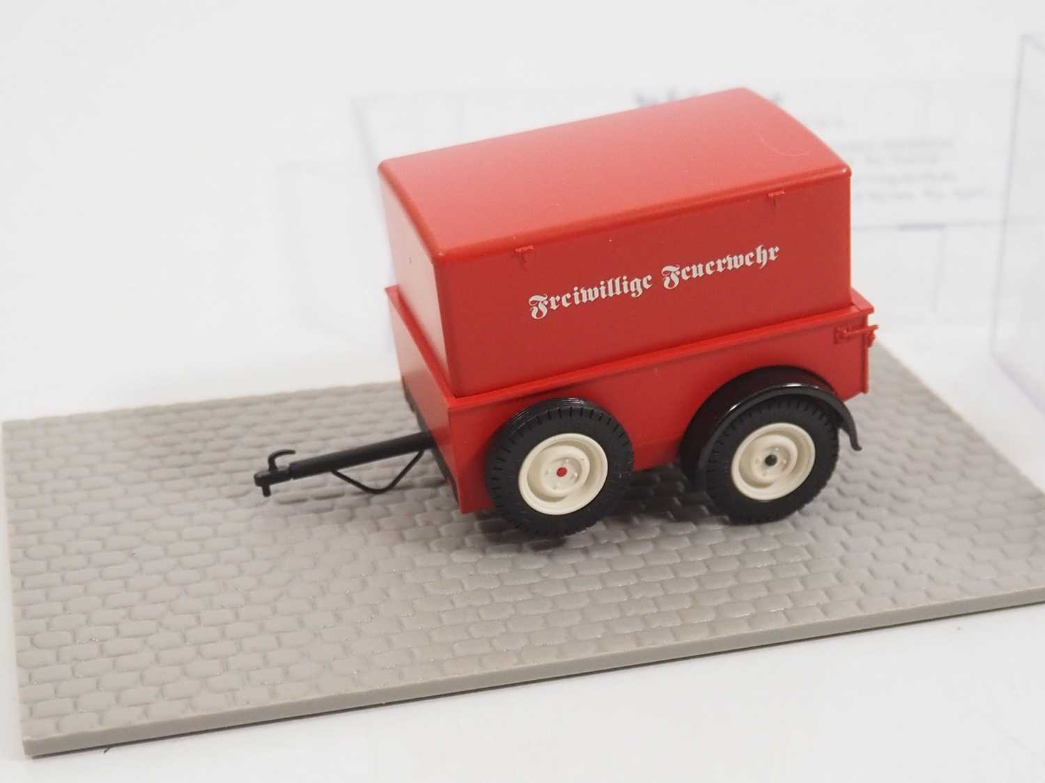 A 1:32 scale HUBNER 7003/70031 Fire Brigade set comprising a 3-wheeler Tempo, trailer and crew - - Image 5 of 6