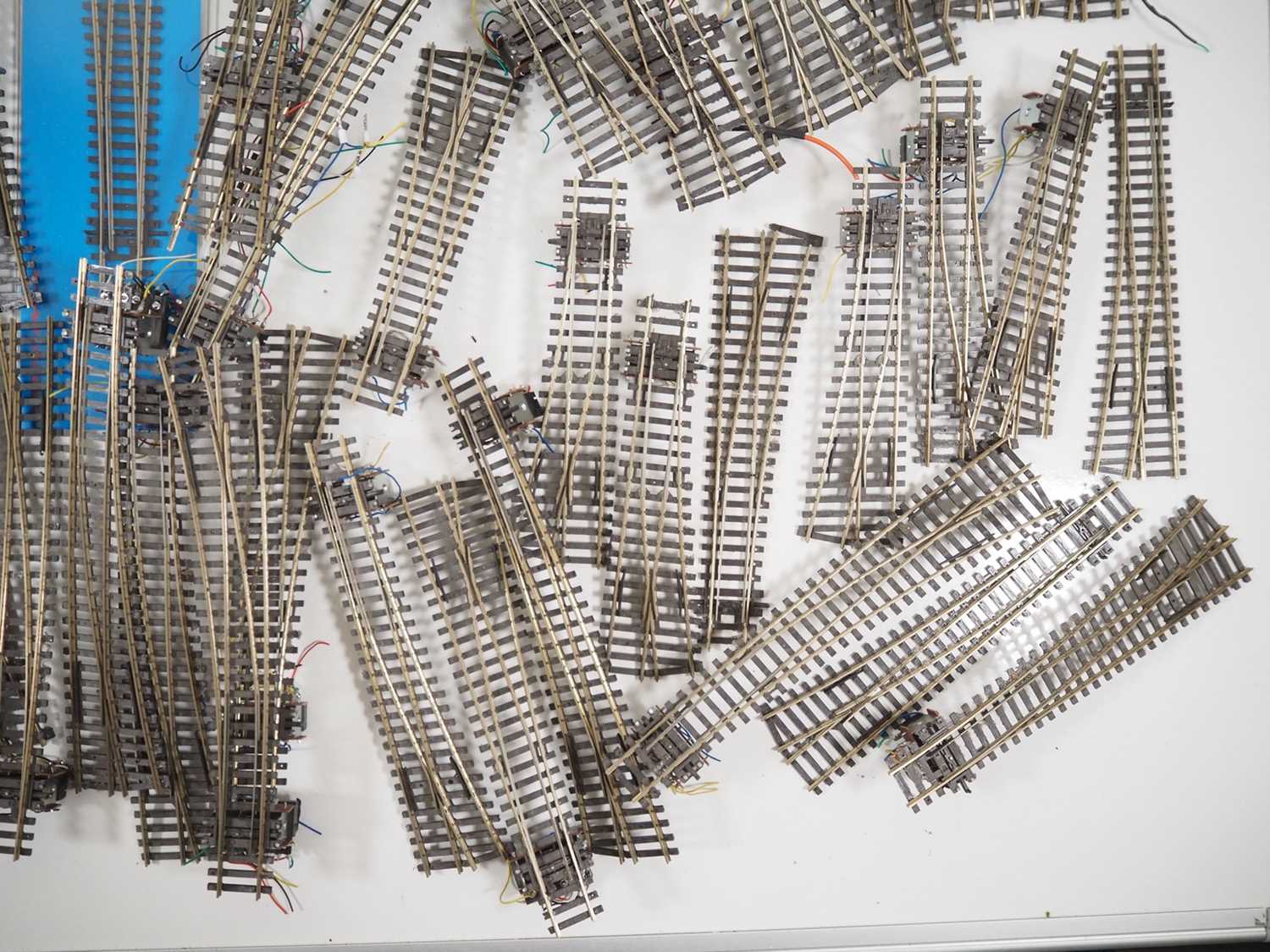 A large quantity of PECO Streamline and HORNBY OO gauge track and accessories including circa 40 - Image 3 of 5