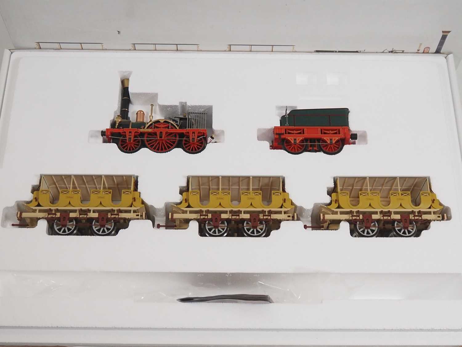 A MARKLIN Gauge 1 55175 Bavarian outline 'Der Adler' train pack comprising locomotive and three - Image 2 of 7