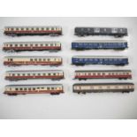 A group of HO gauge German and Italian outline passenger coaches by various manufacturers - G/VG