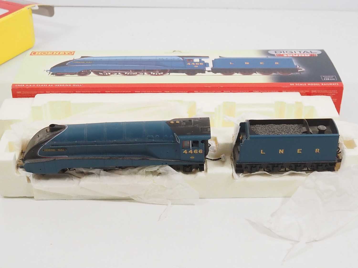 A HORNBY OO gauge R2805XS class A4 steam locomotive in LNER blue 'Herring Gull' (DCC sound fitted) - - Image 3 of 7