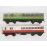A pair of ACE TRAINS O gauge tinplate brake coaches comprising one in Southern Railway livery and