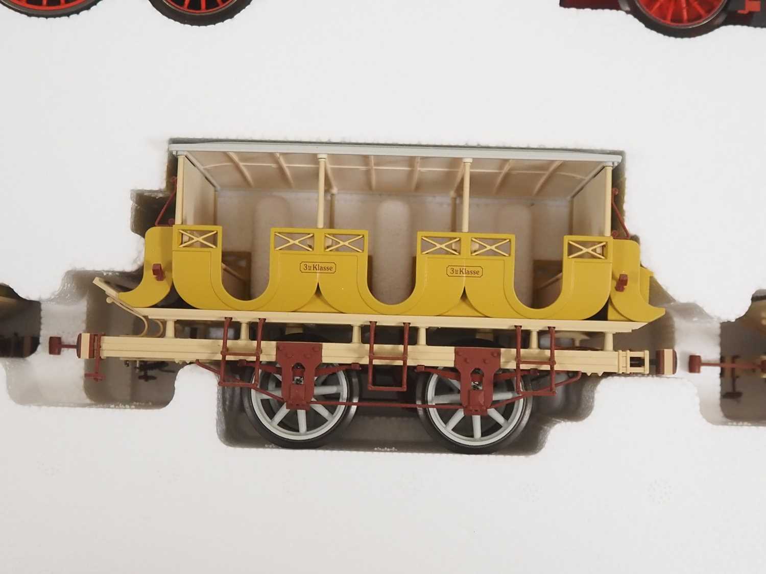 A MARKLIN Gauge 1 55175 Bavarian outline 'Der Adler' train pack comprising locomotive and three - Image 6 of 7