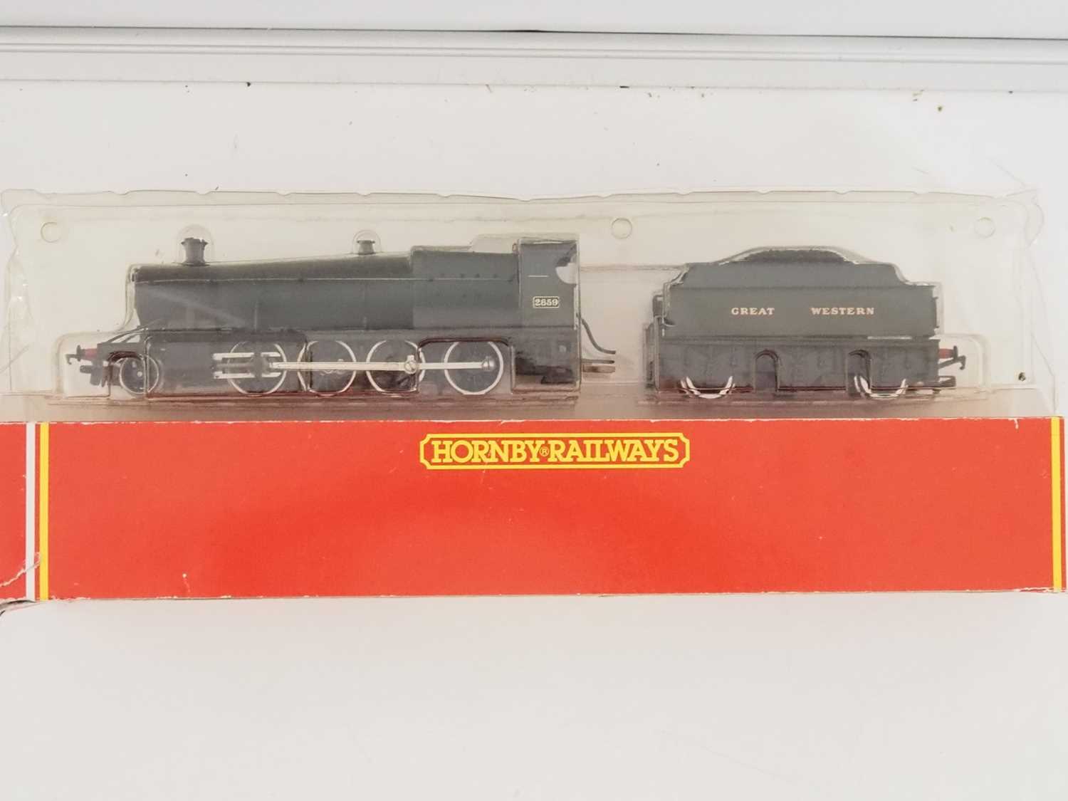 A pair of HORNBY OO gauge steam locomotives comprising a 28xx class in GWR green and a Britannia - Image 3 of 4