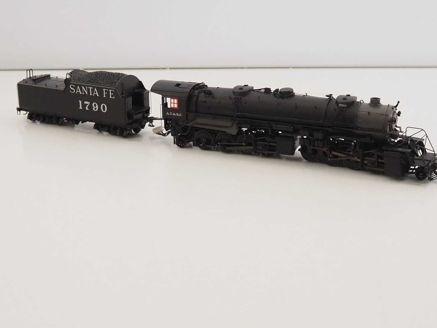 A pair of HO gauge American outline steam locomotives comprising a PROTO 2000 23335 2-8-8-2 Mallet - Image 3 of 8