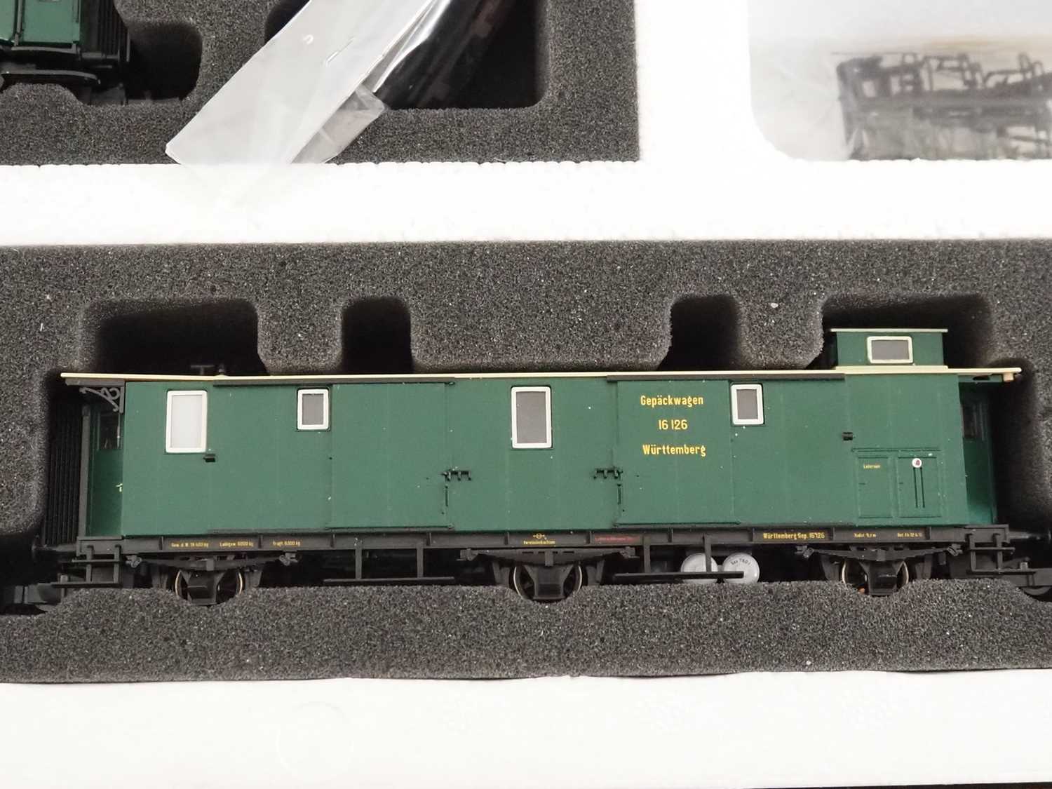 A ROCO HO gauge Wurttemberg outline 41279 Digital train set comprising a class C steam locomotive - Image 4 of 12